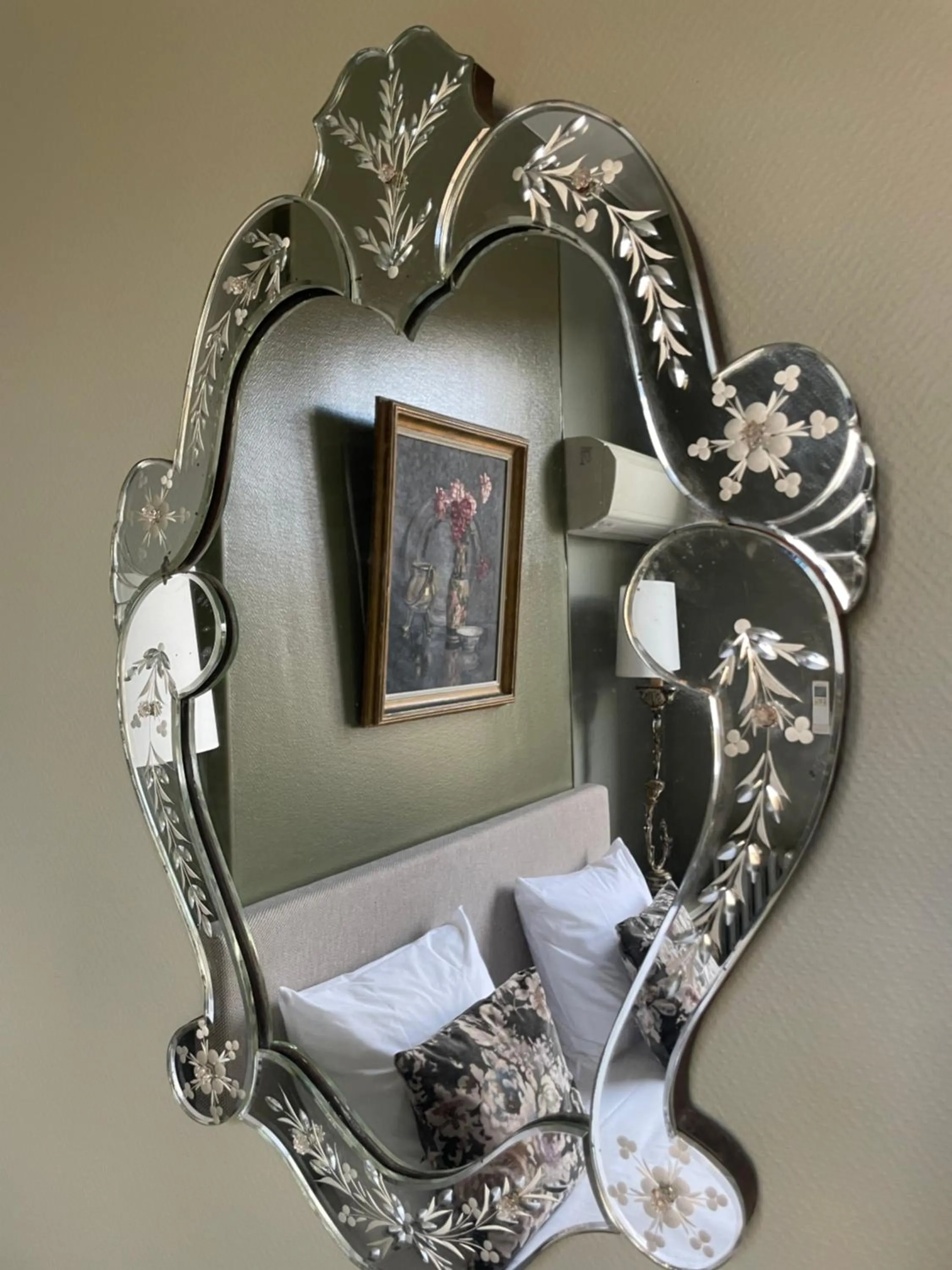 Bed in Hôtel Château des Jacobins