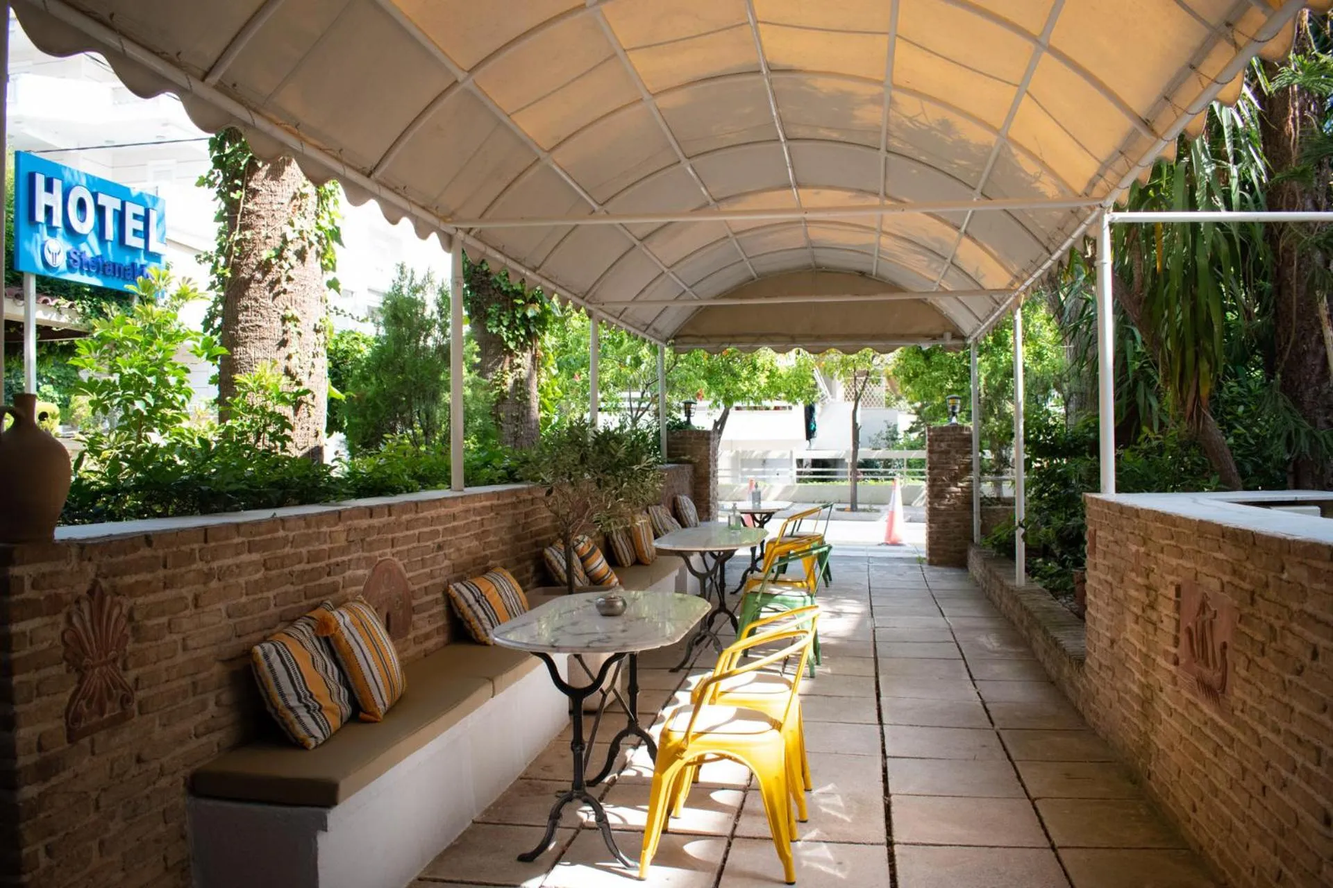 Property building in Stefanakis Hotel & Apartments