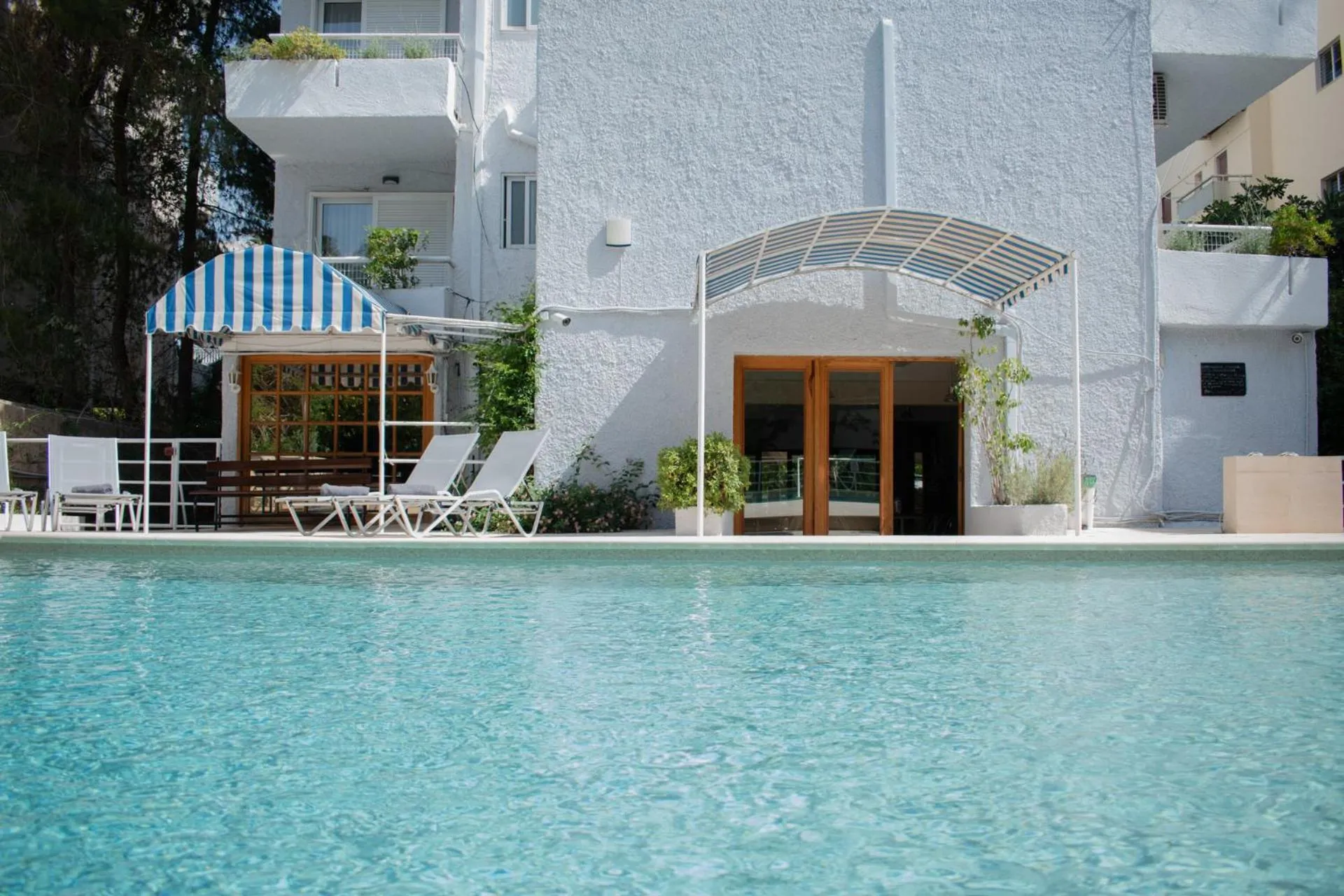 Swimming pool in Stefanakis Hotel & Apartments