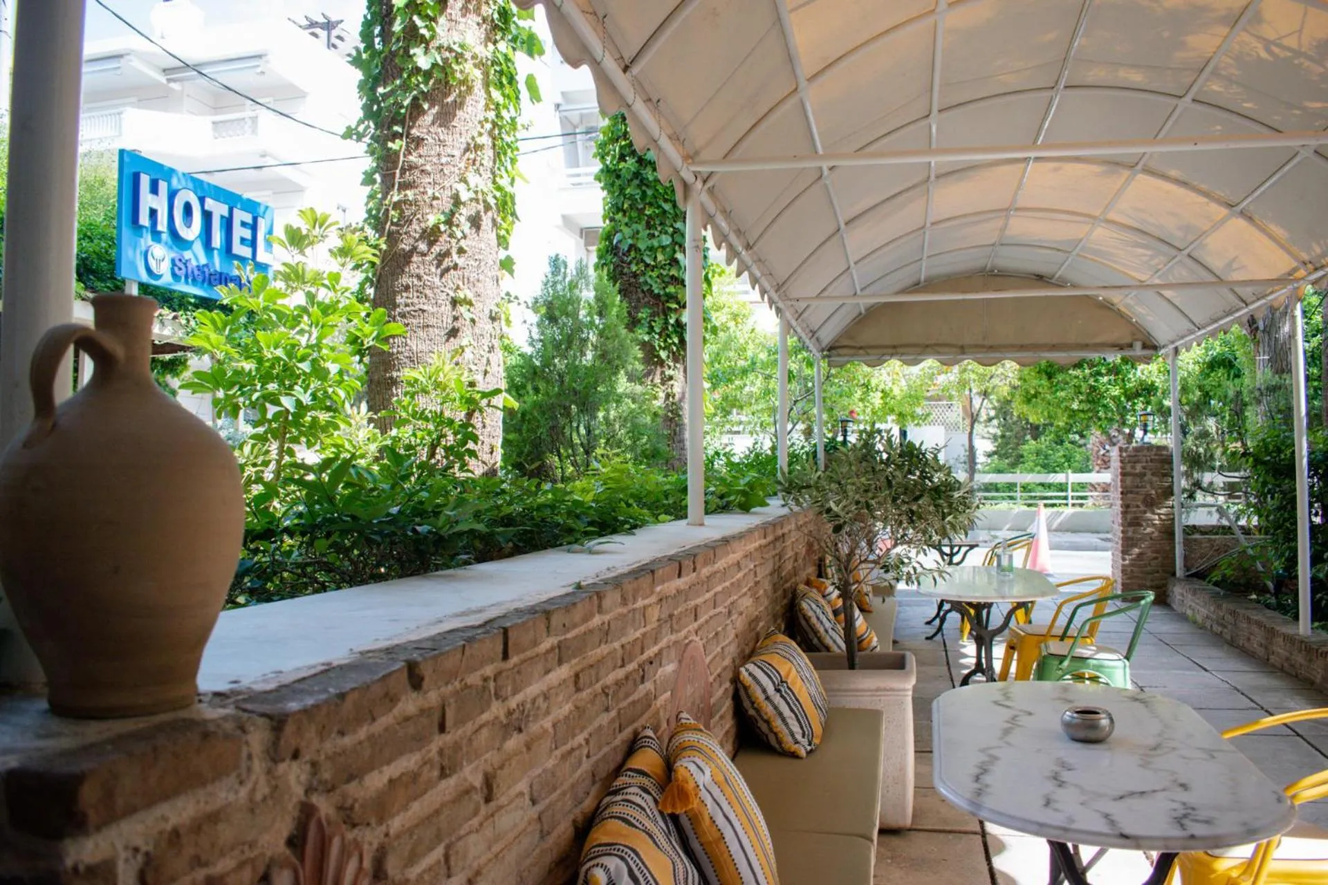 Property building in Stefanakis Hotel & Apartments