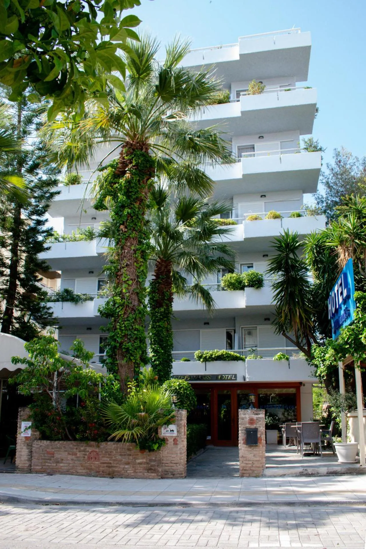 Property building in Stefanakis Hotel & Apartments