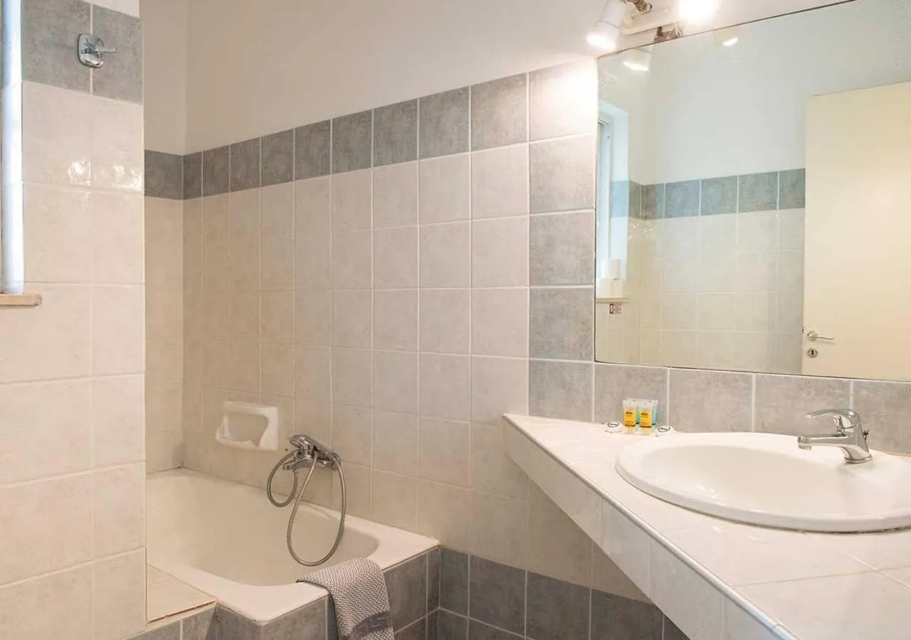 Bathroom in Stefanakis Hotel & Apartments