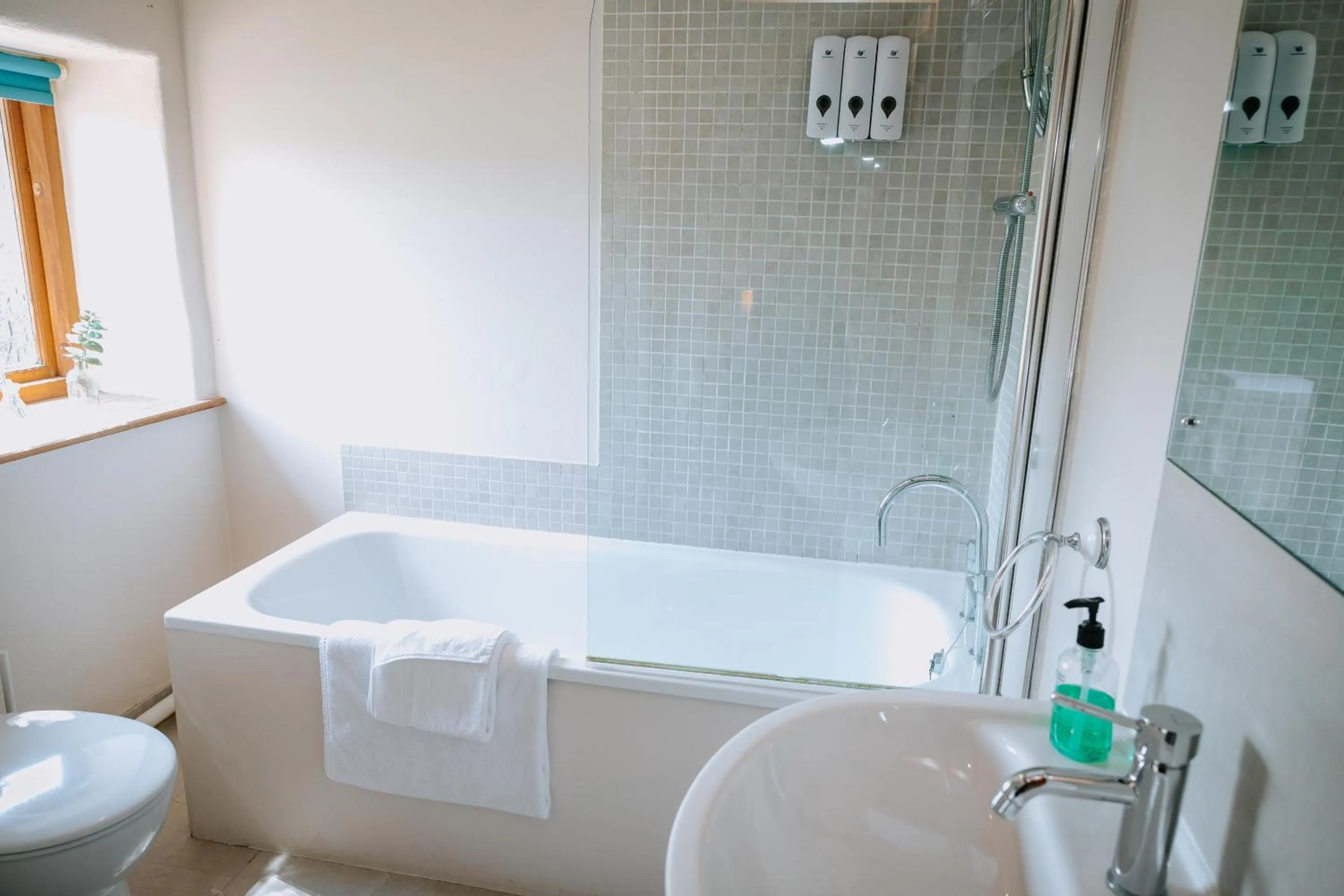 Bathroom in The Granary at Fawsley