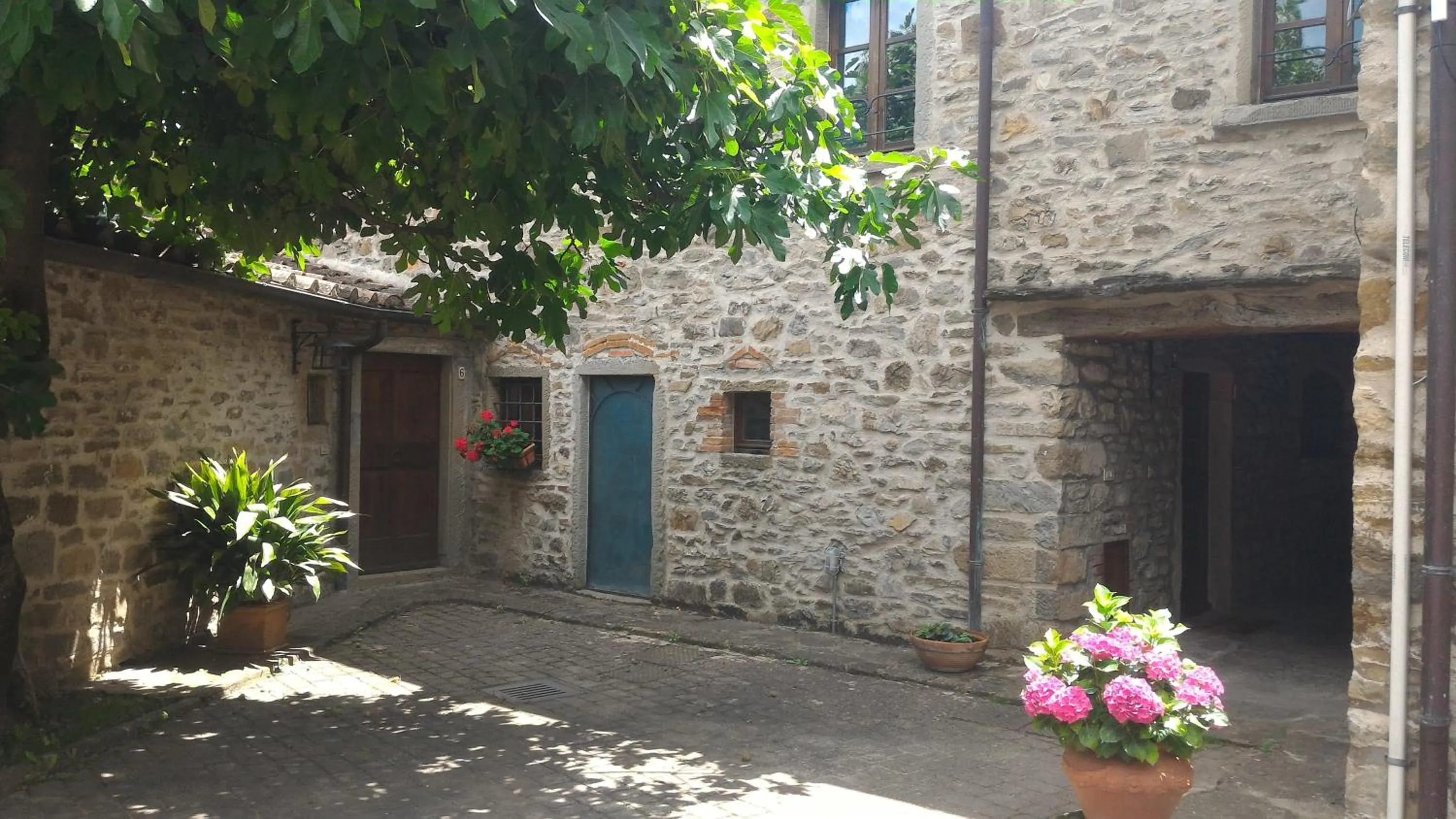 Property building in Villa La Nussa