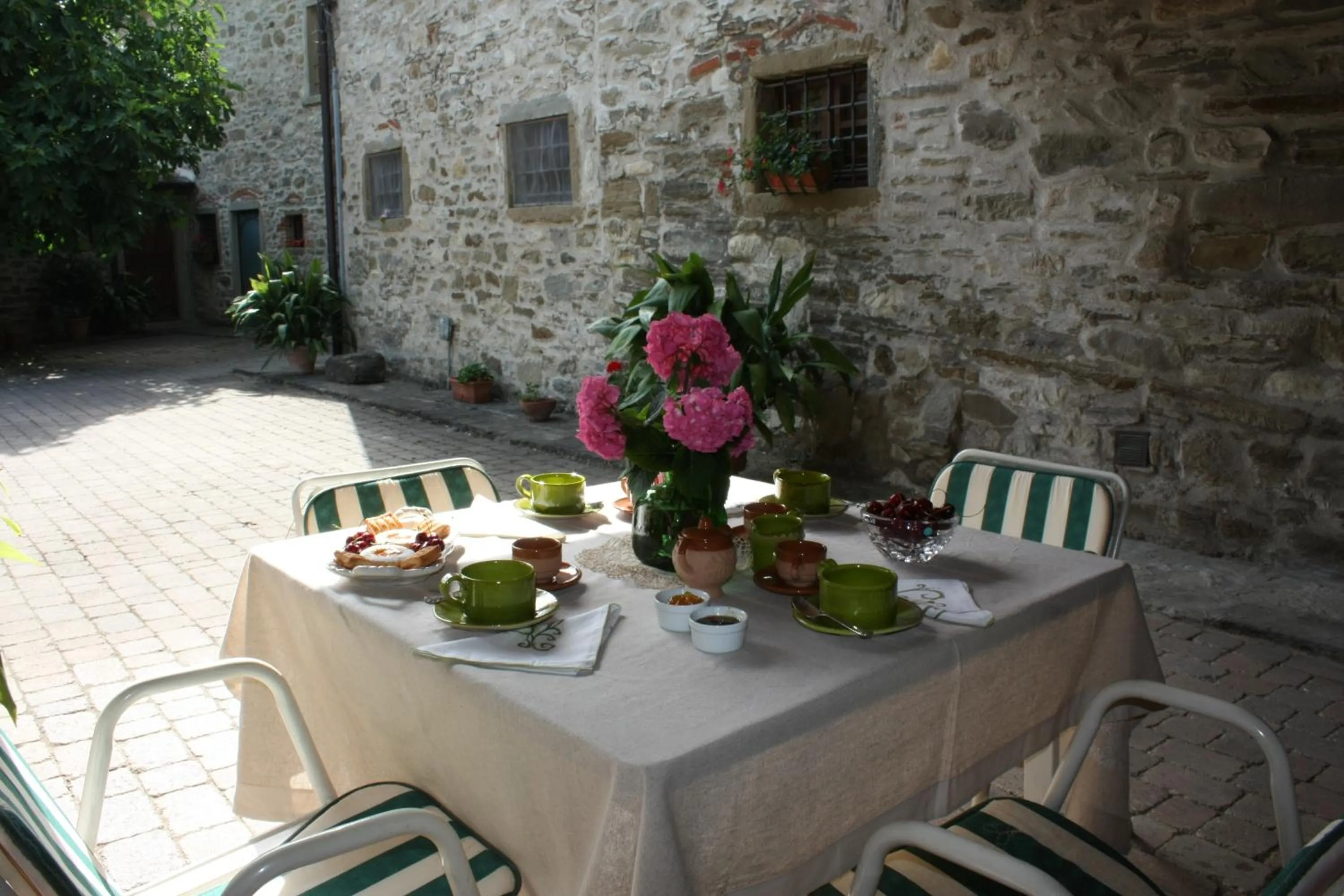 Facade/entrance in Villa La Nussa