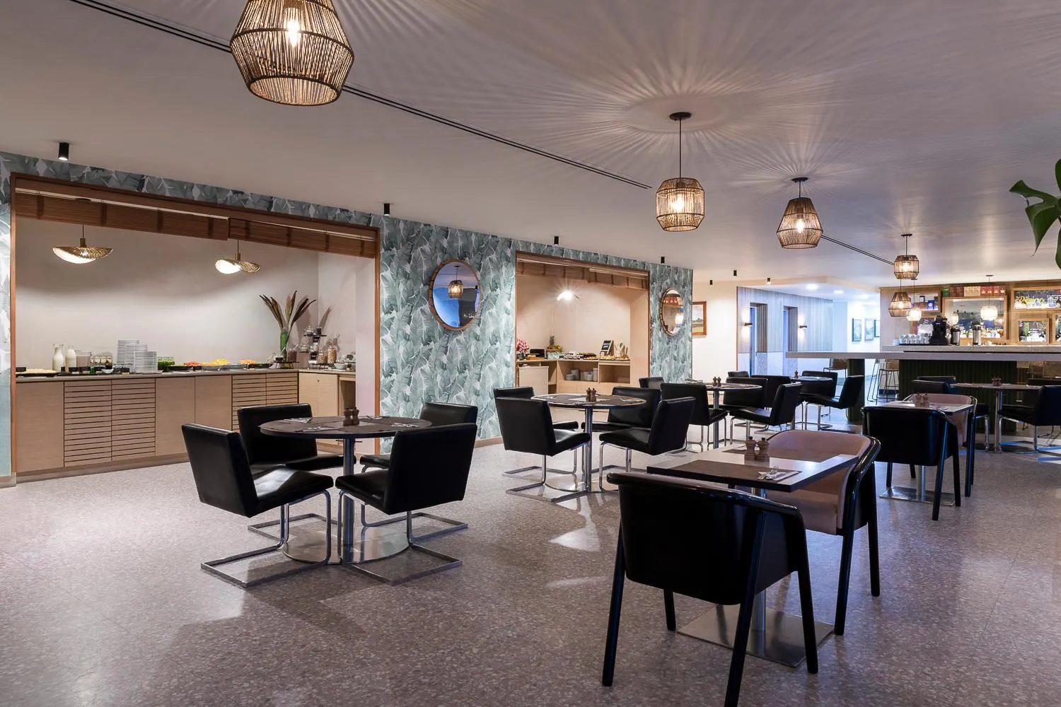 Restaurant/places to eat in Novotel Bogota Parque 93