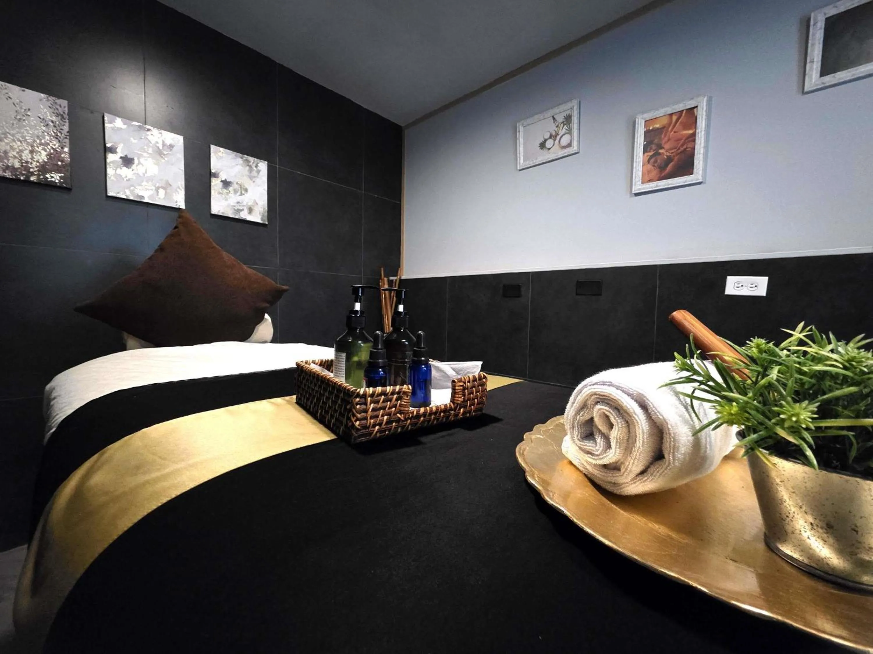 Property building, Bed in Novotel Bogota Parque 93