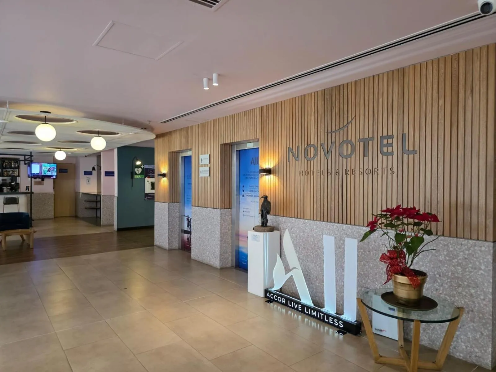 Lobby or reception in Novotel Bogota Parque 93