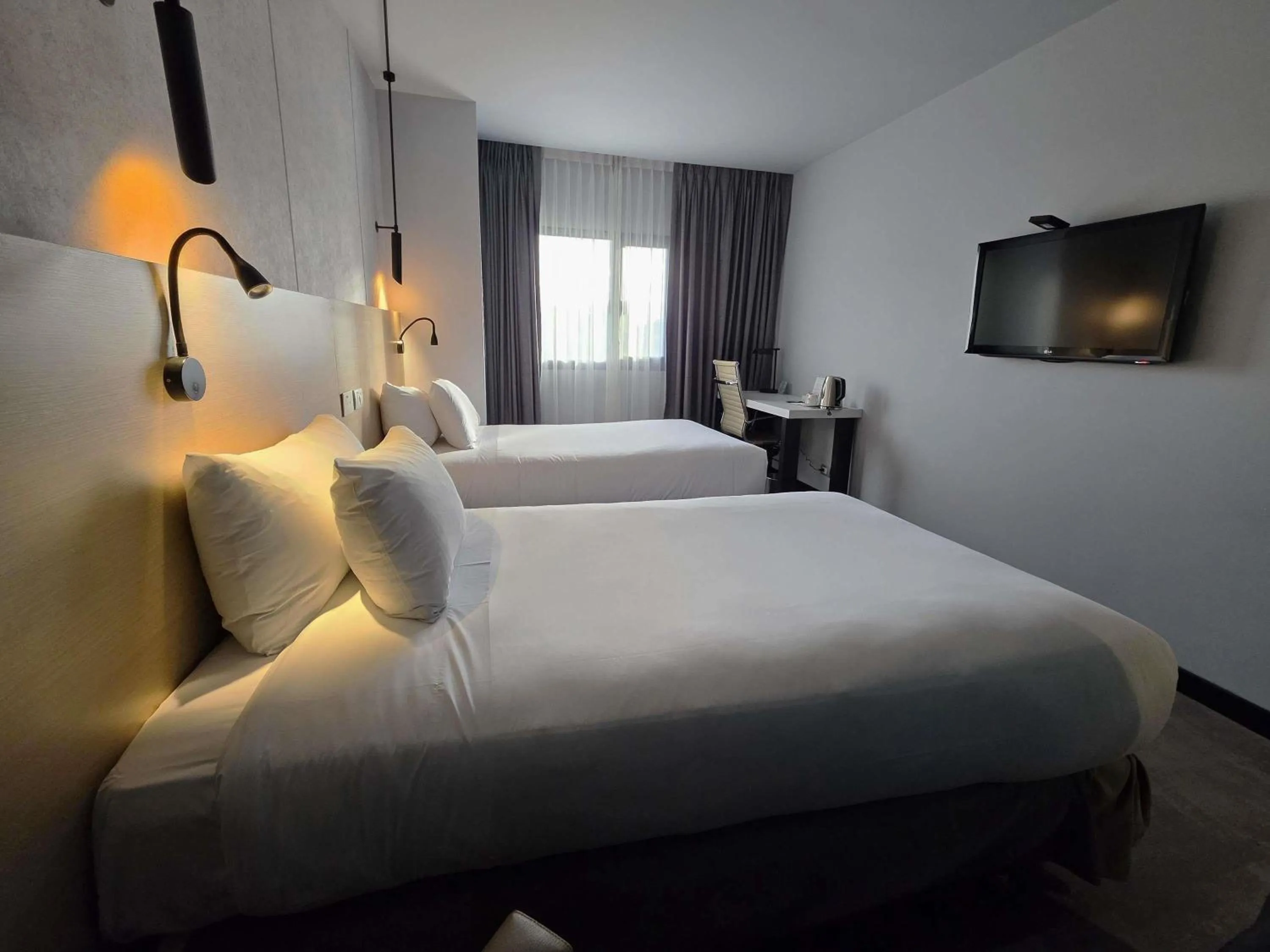 Bedroom, Bed in Novotel Bogota Parque 93