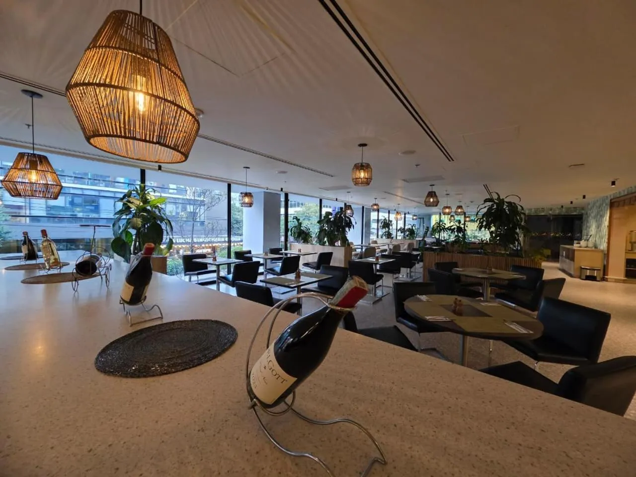 Restaurant/places to eat in Novotel Bogota Parque 93