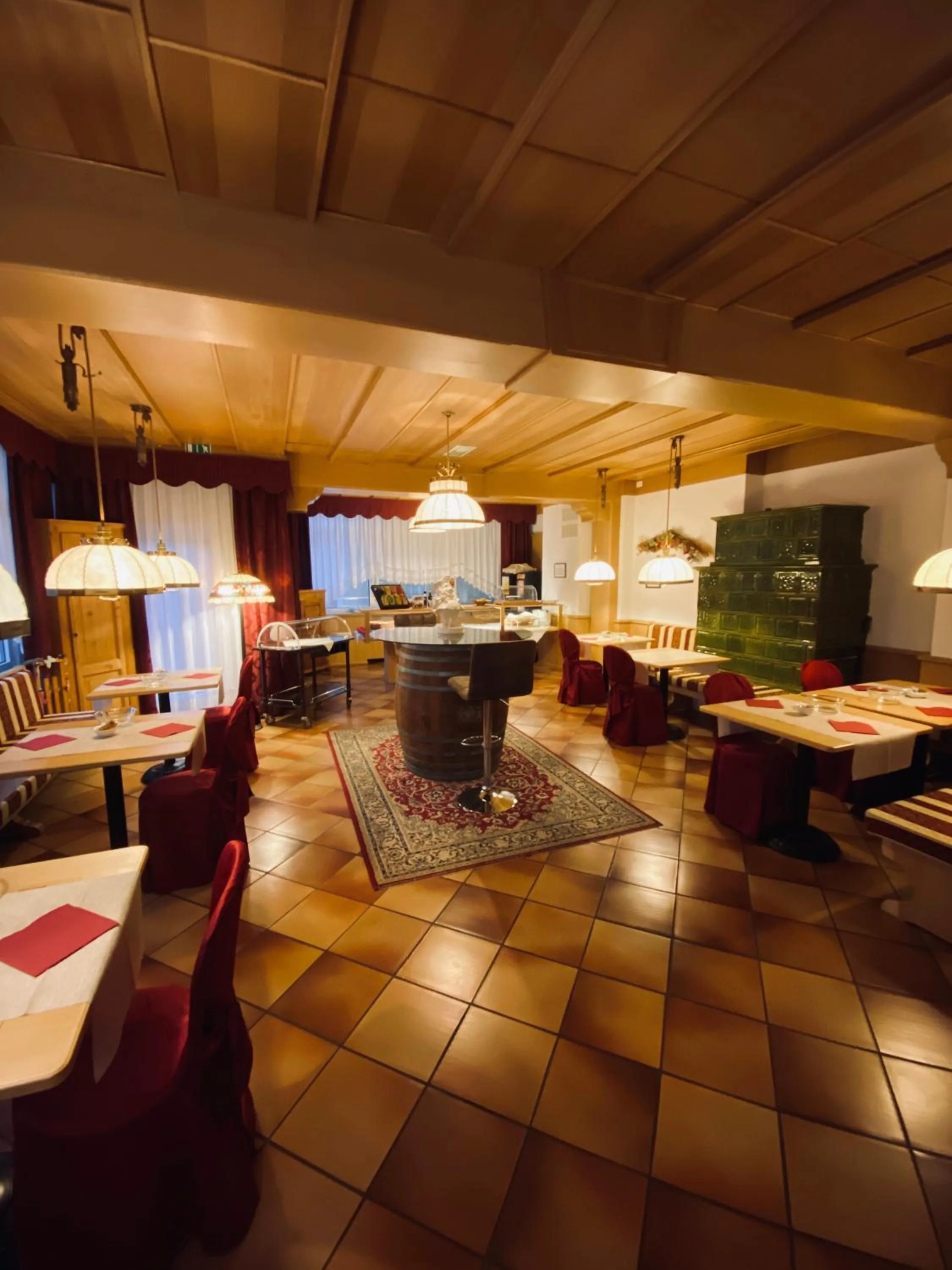Restaurant/places to eat in Folgaria Post Hotel