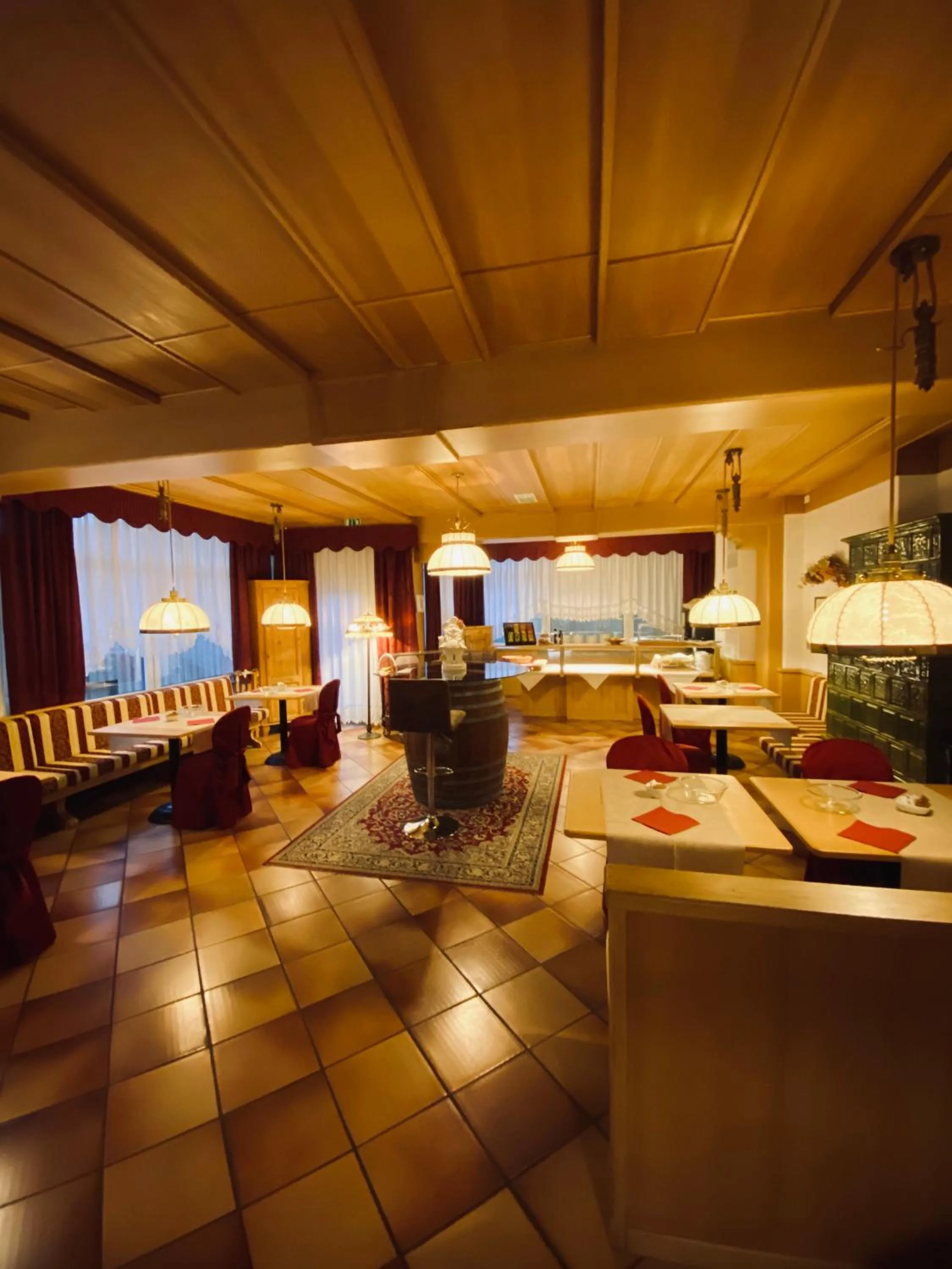 Restaurant/places to eat in Folgaria Post Hotel