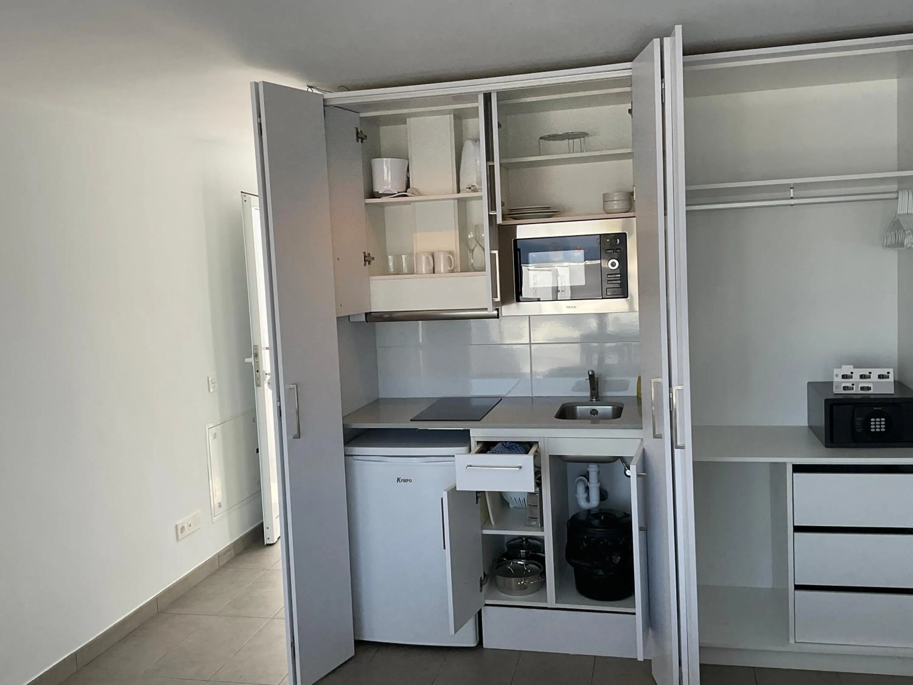 Kitchen or kitchenette in Kikere Studios