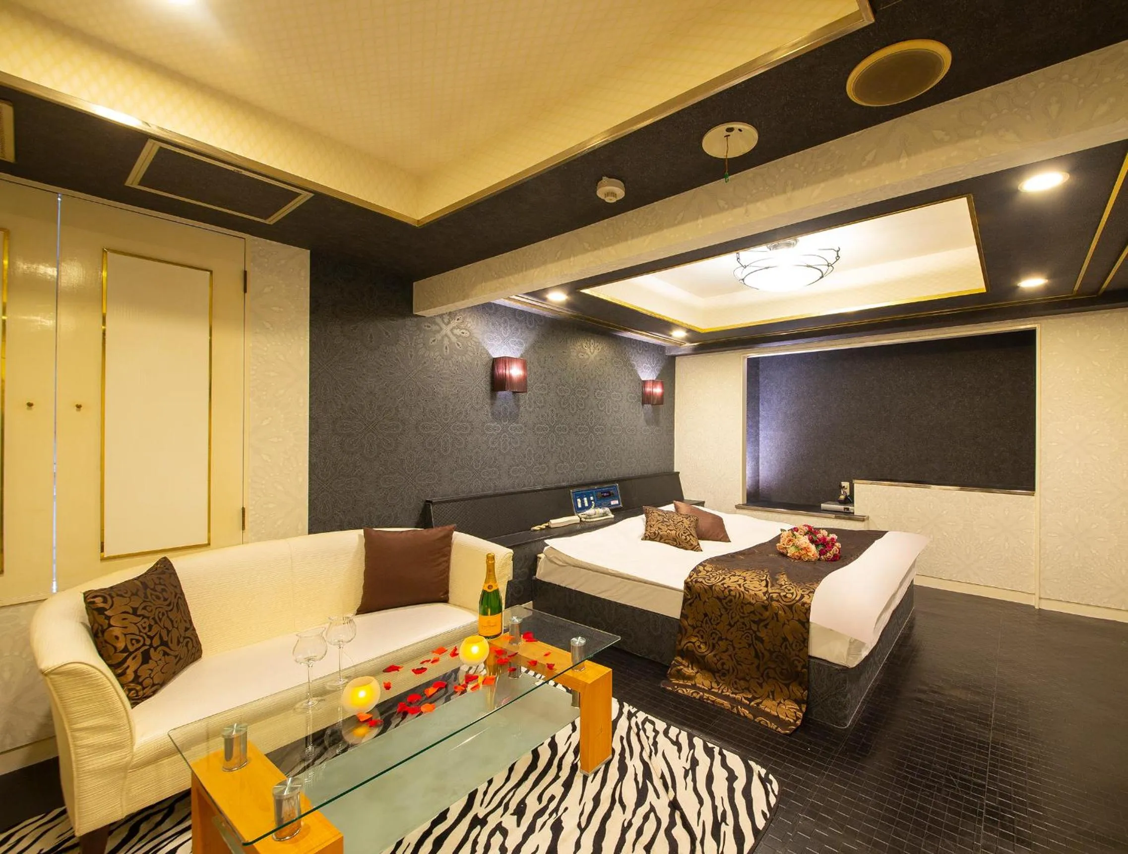 Bed in Hotel Gee (Adult Only)