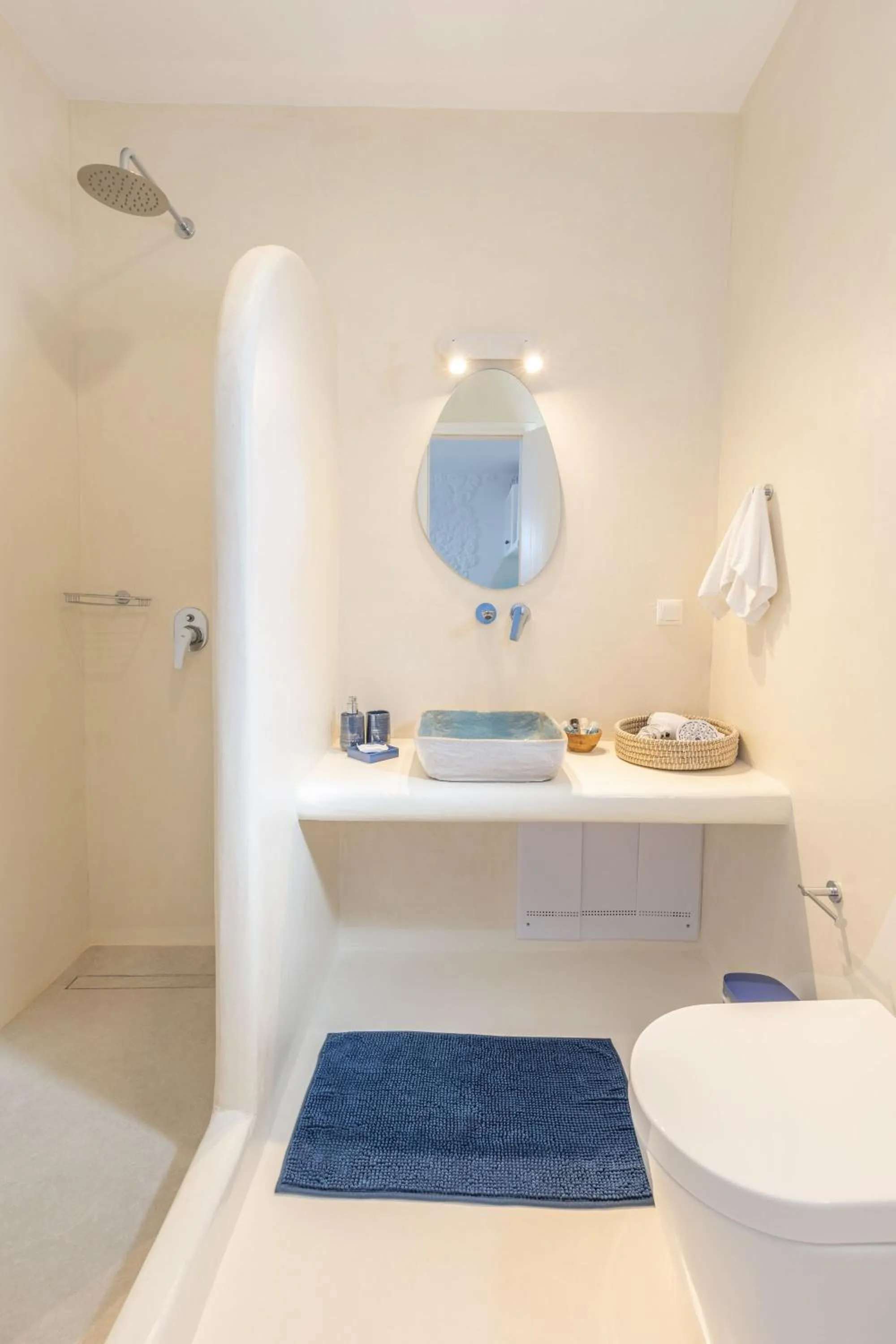 Toilet in Sugar Blue