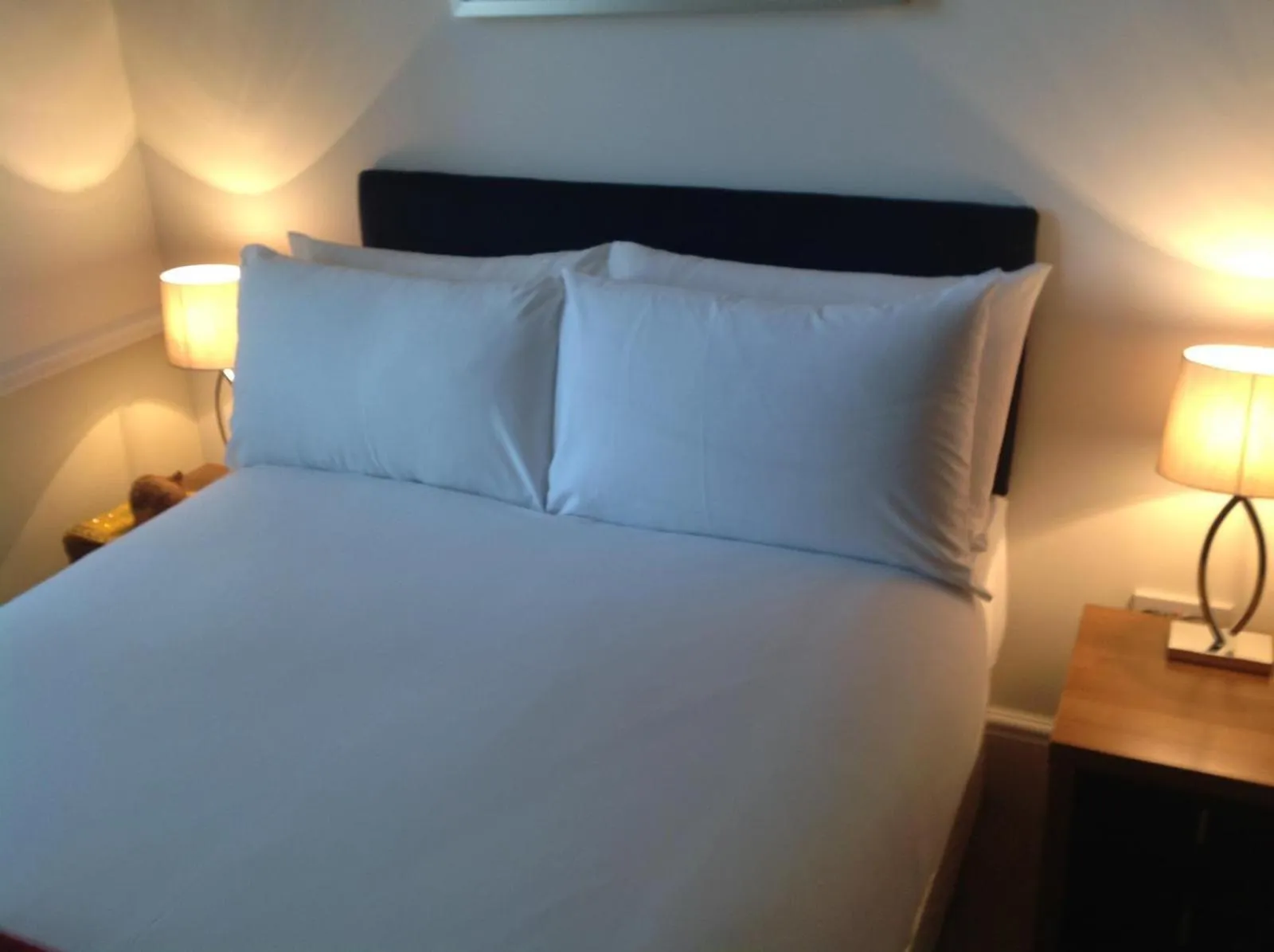 Bedroom, Bed in The Stag Enfield