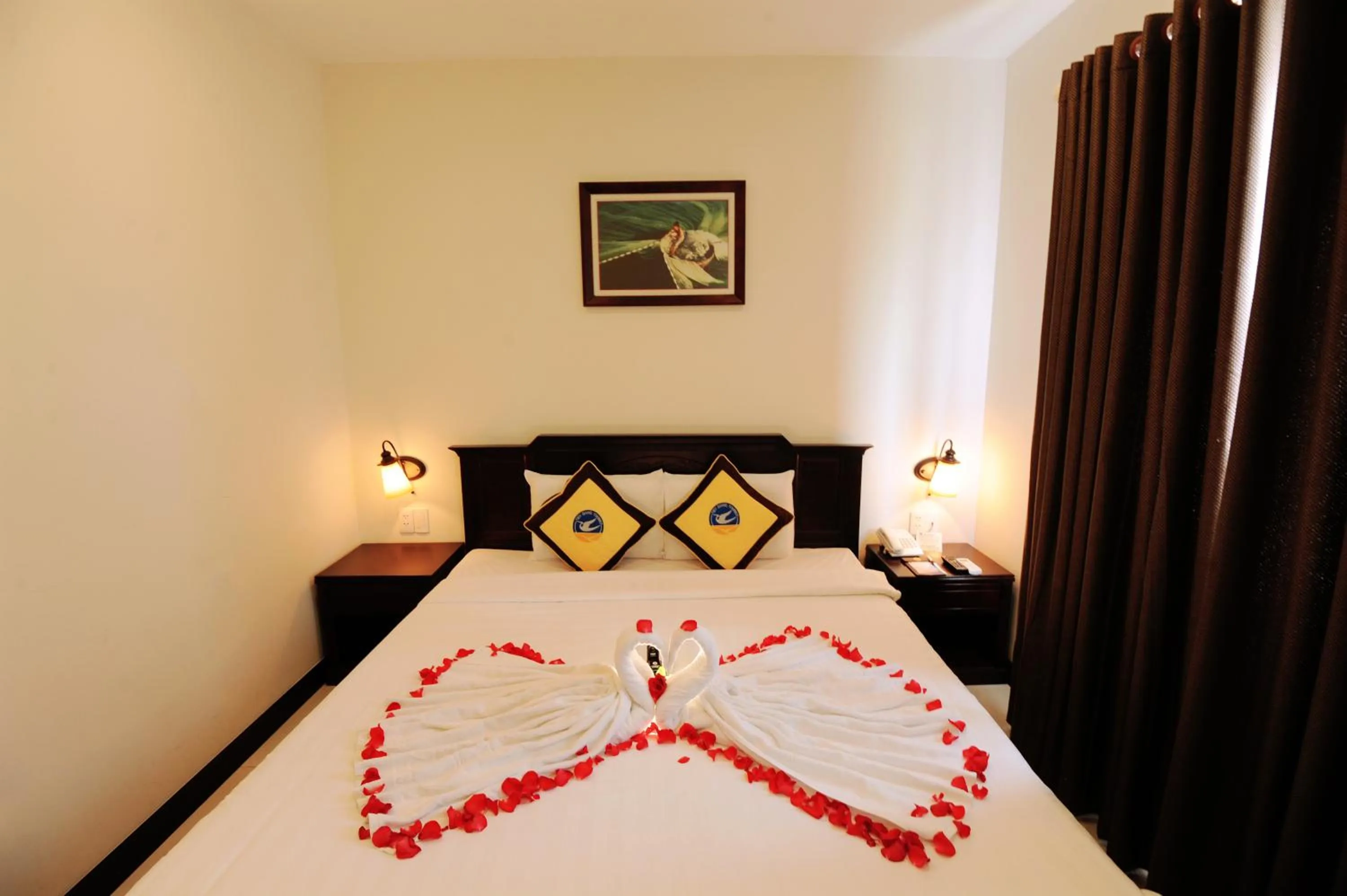 Bed in Cuu Long Hotel