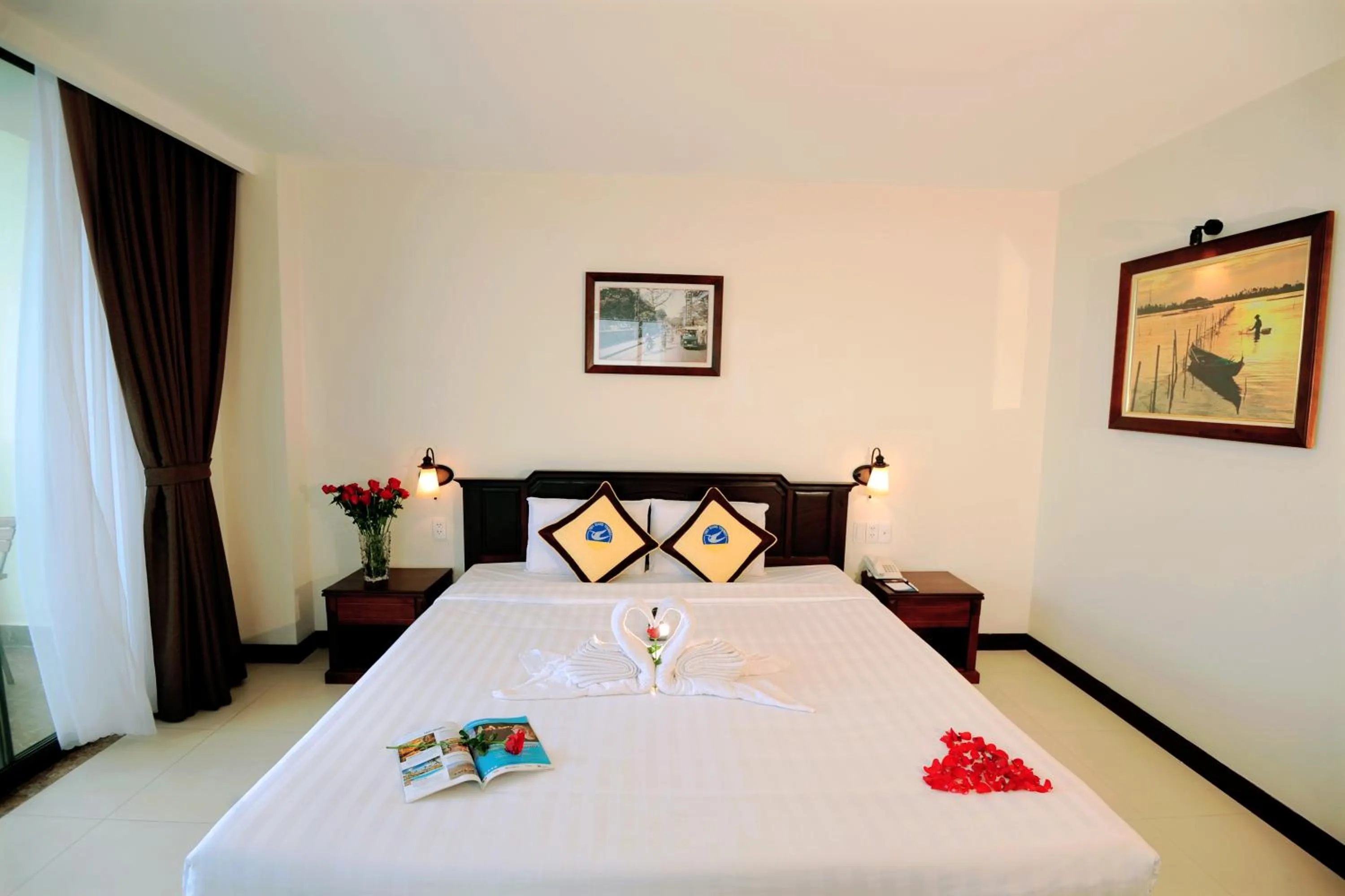 Bed in Cuu Long Hotel