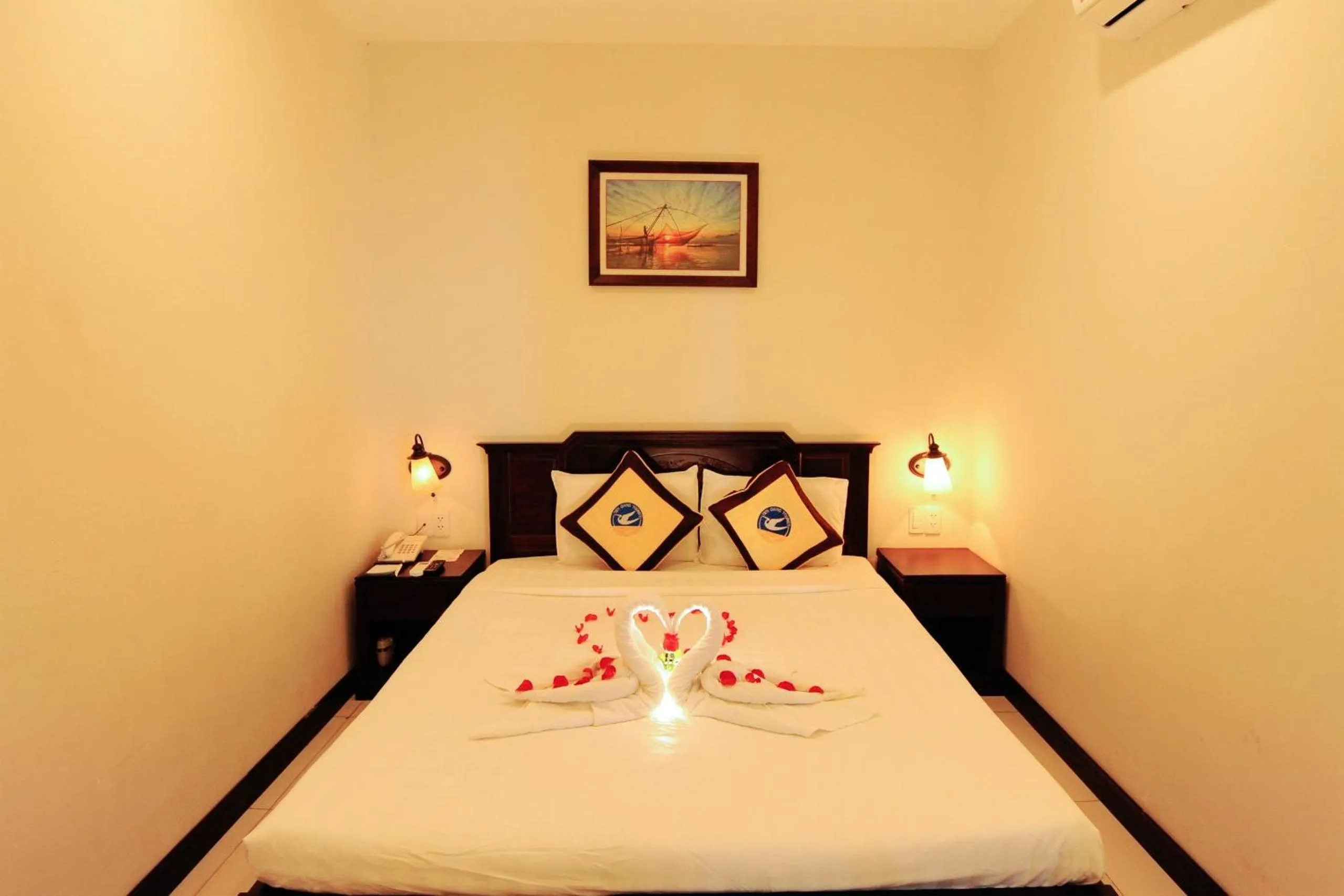 Bed in Cuu Long Hotel