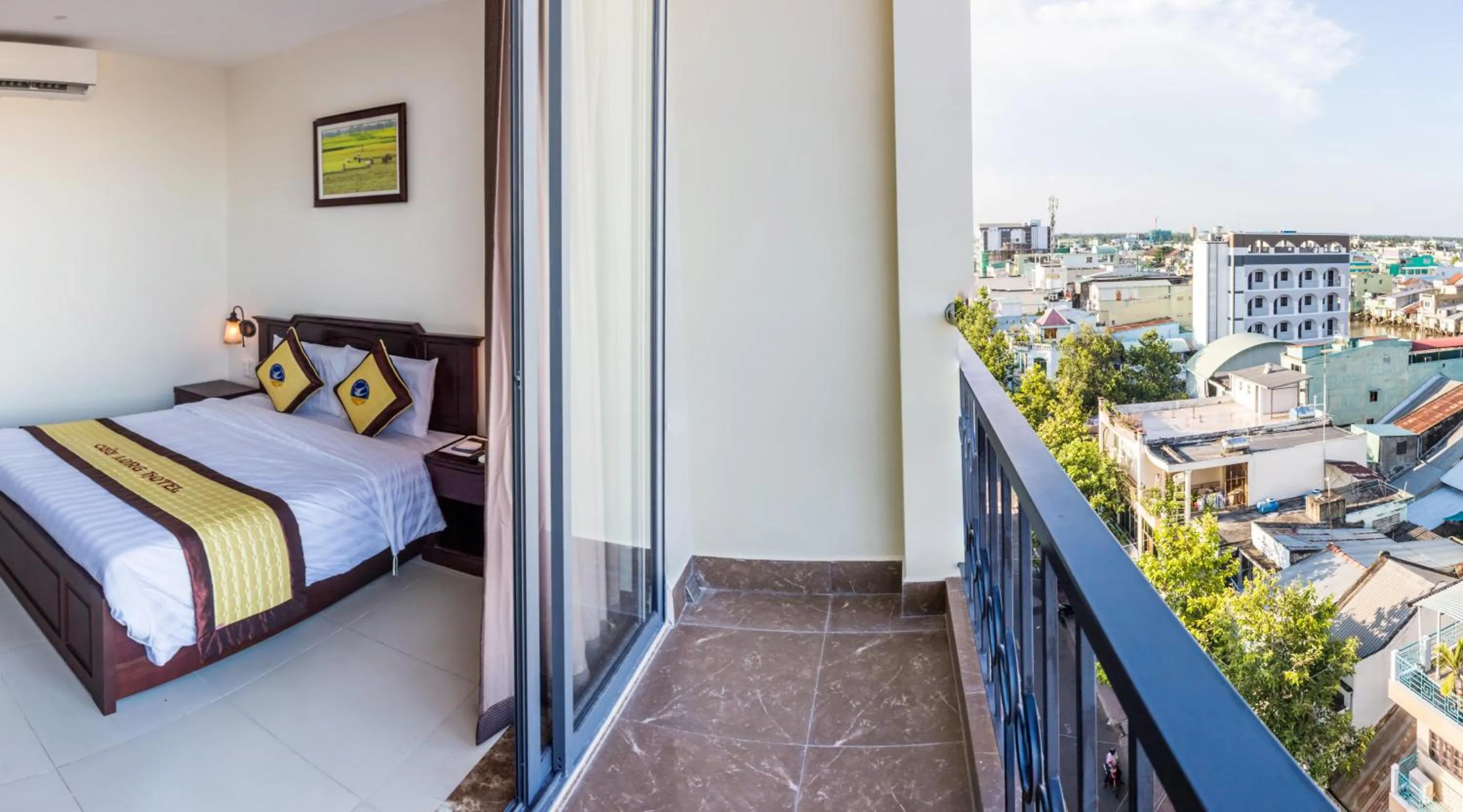 Balcony/Terrace, Bed in Cuu Long Hotel
