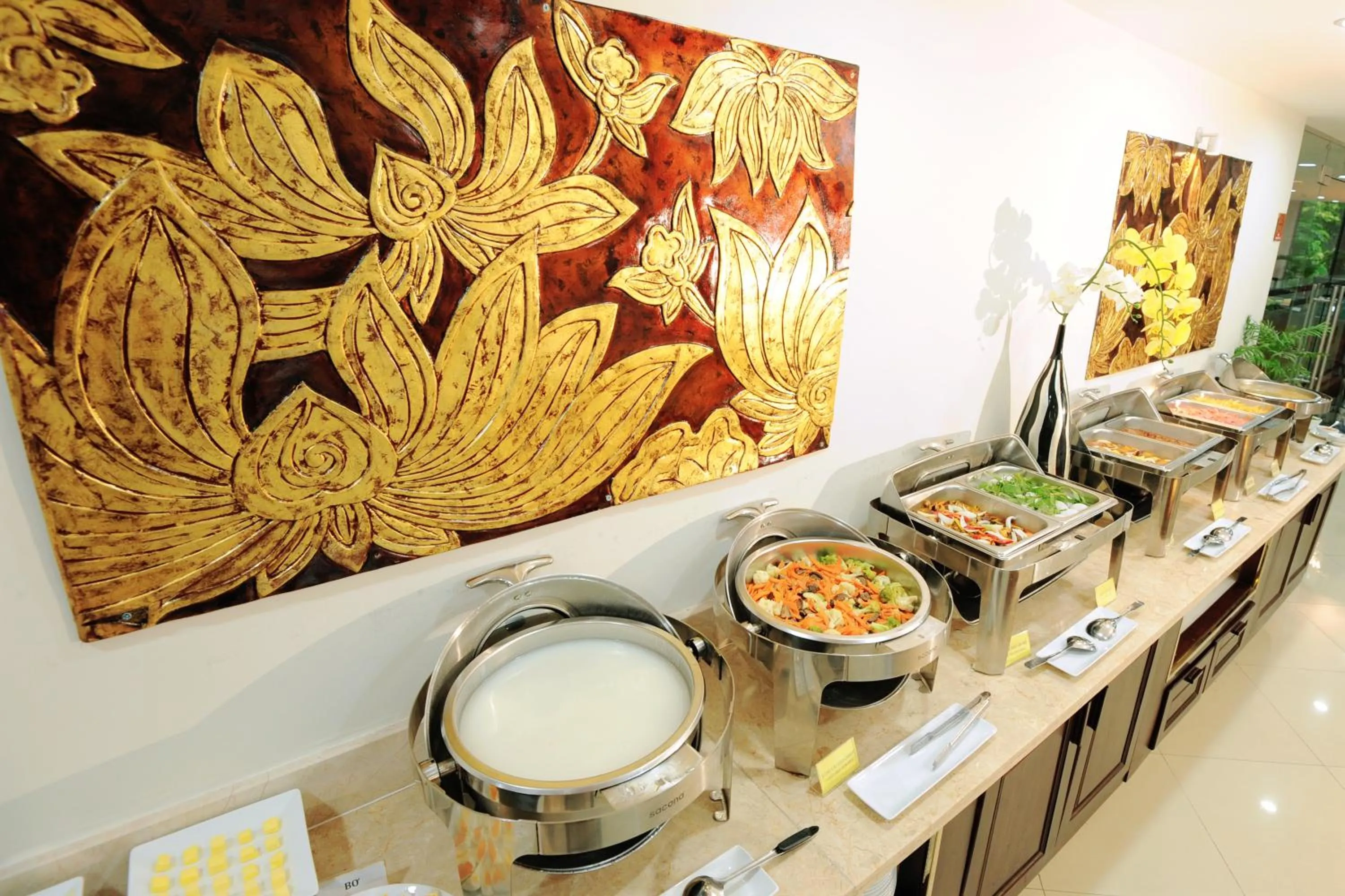 Restaurant/places to eat in Cuu Long Hotel