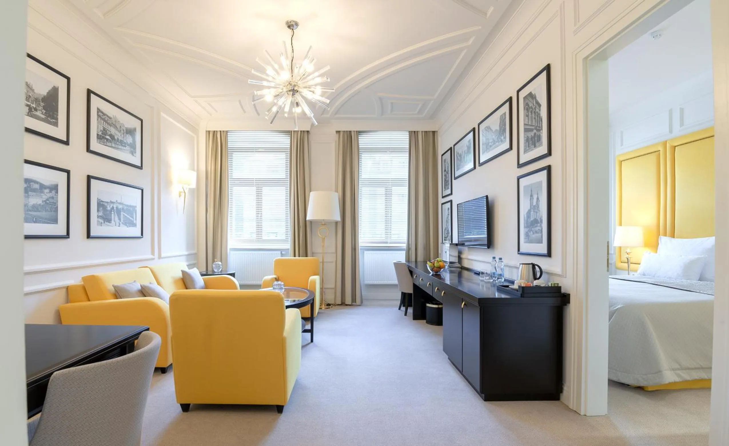 Living room, Bed in Boutique Hotel Corso