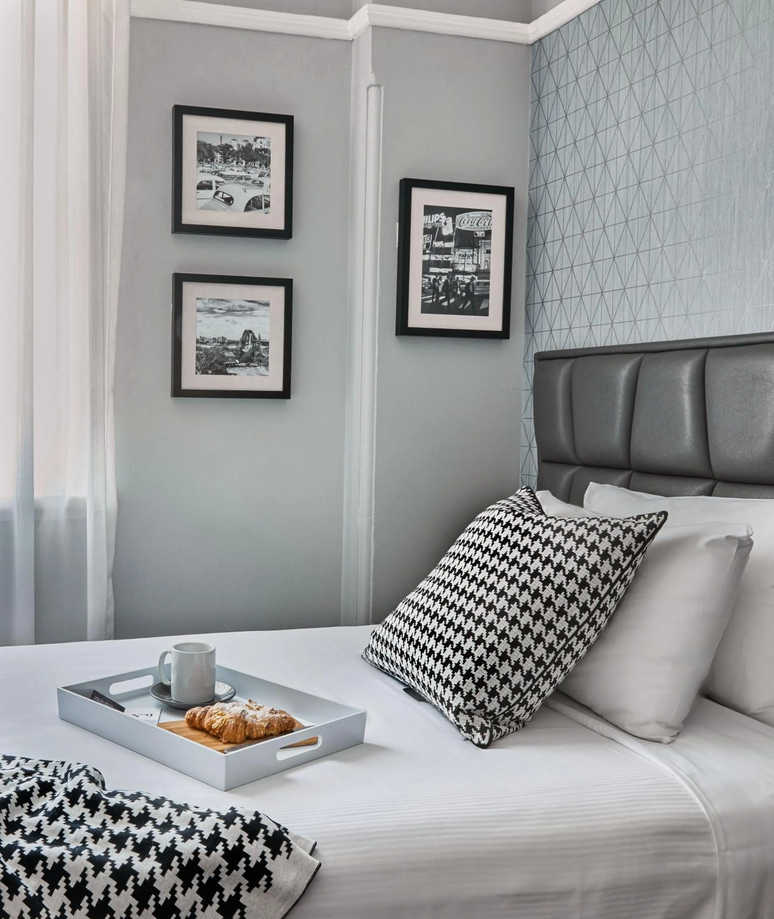 Bedroom, Bed in No 9 Springfield