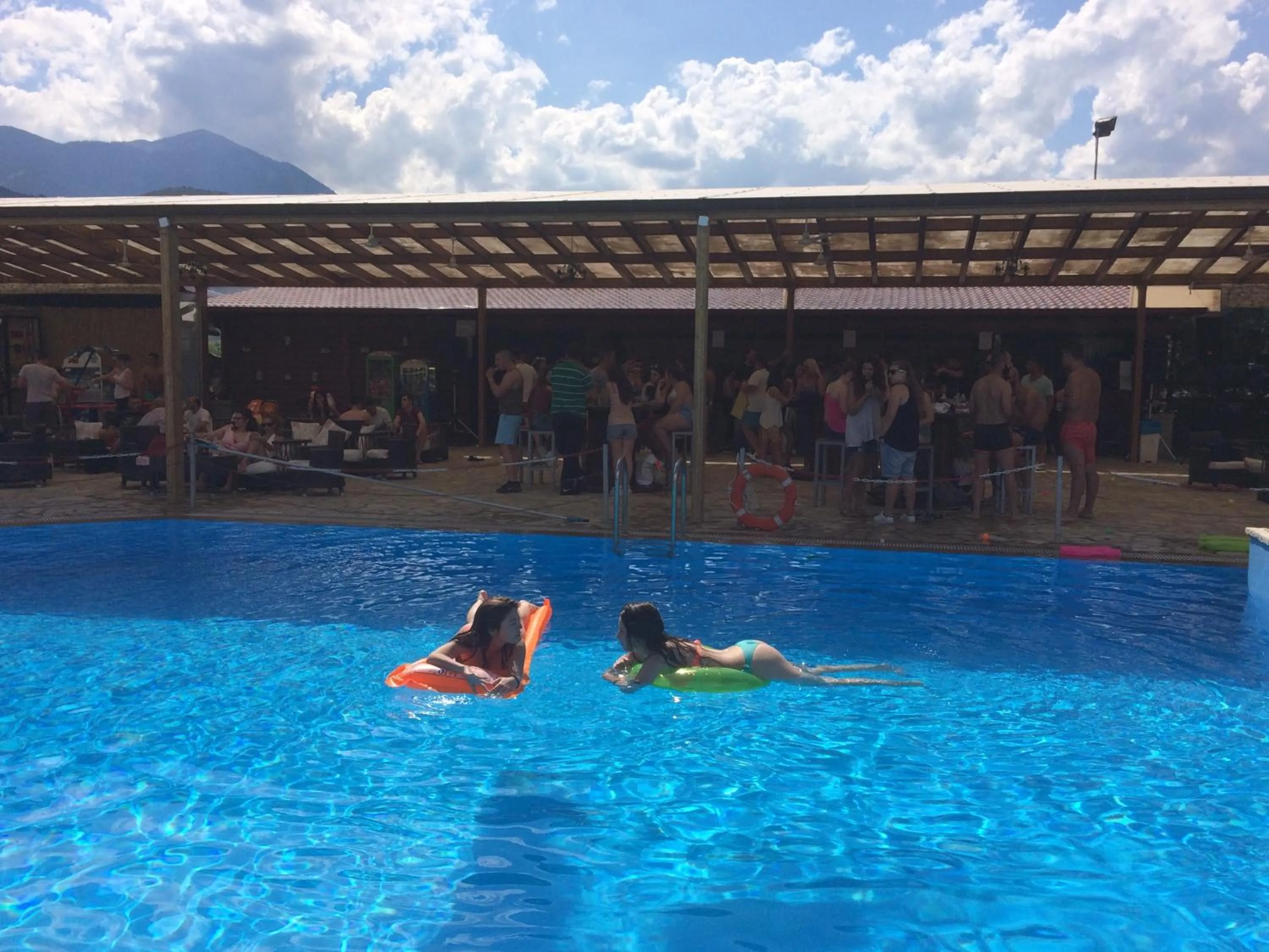 Swimming pool in Ktima Kletsa