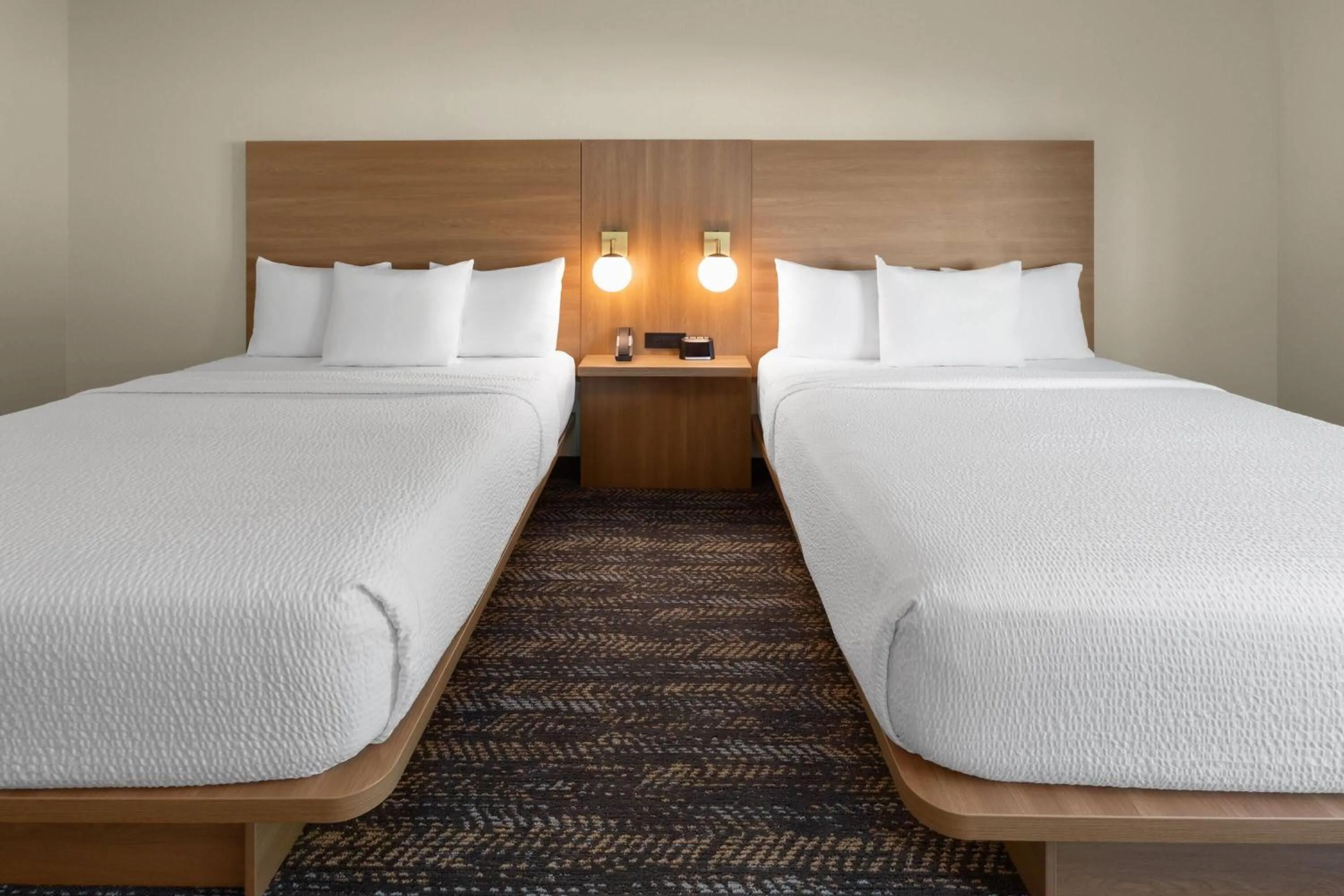 Photo of the whole room, Bed in Ramada by Wyndham Merced