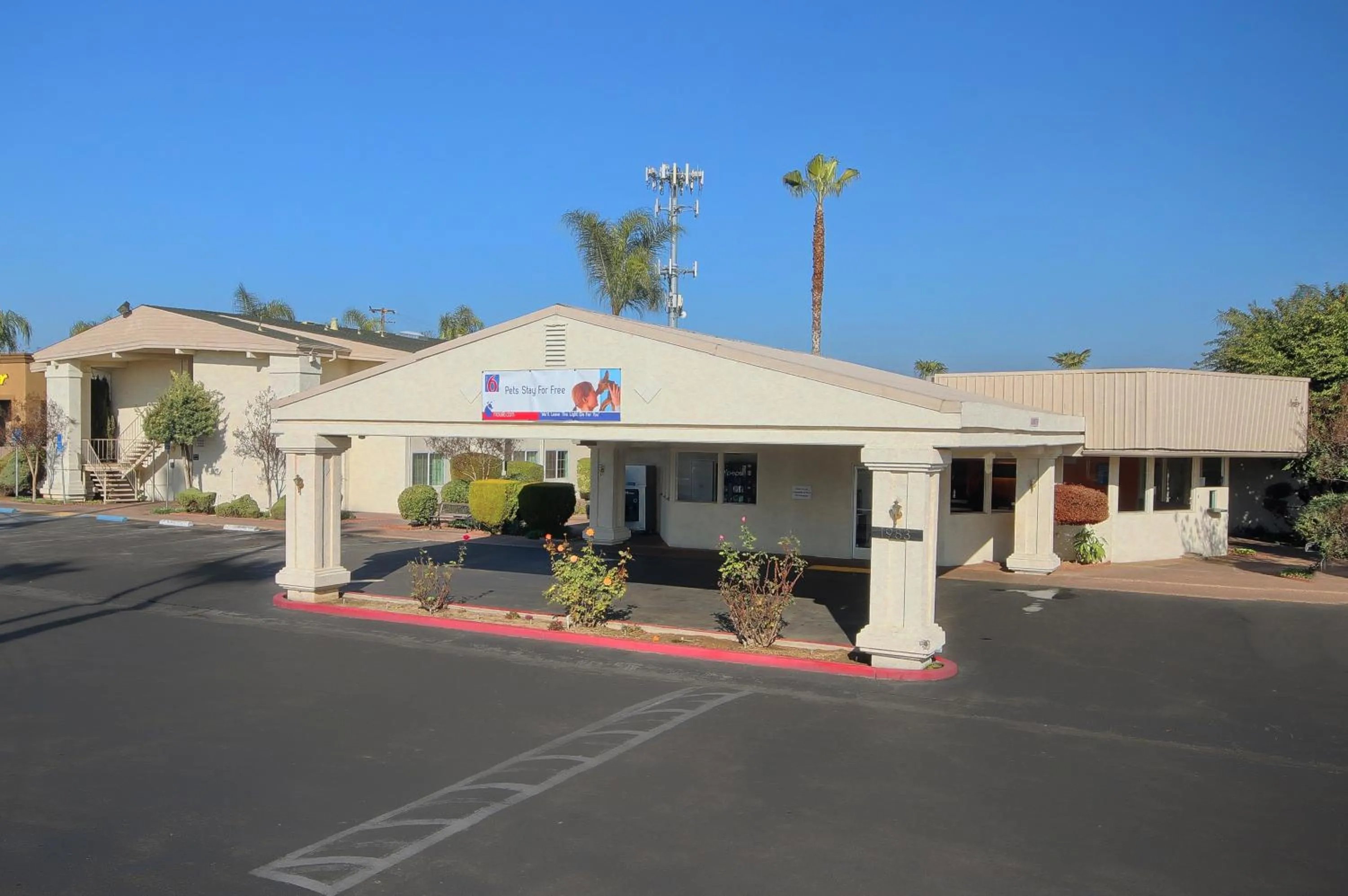 Facade/entrance in Motel 6-Merced, CA