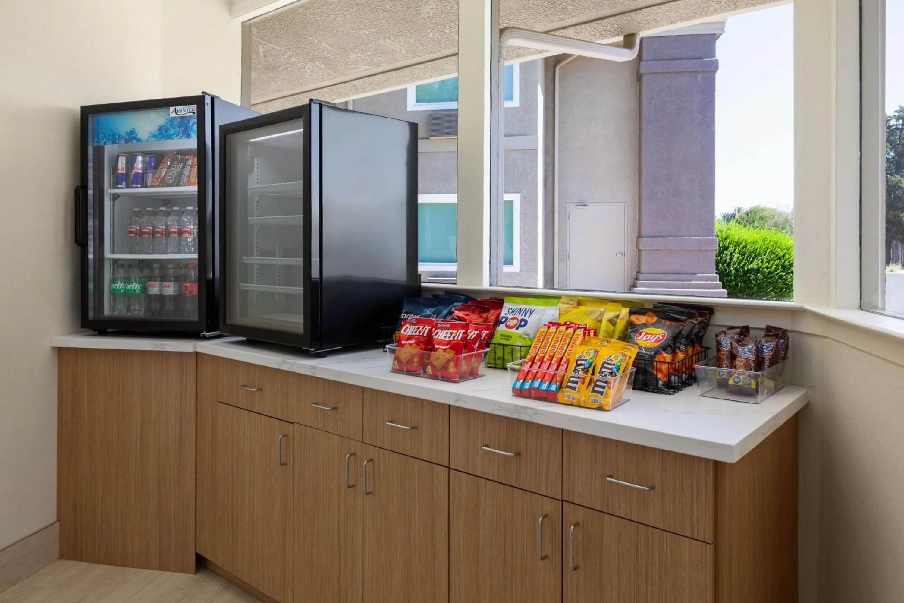 Food and drinks in Ramada by Wyndham Merced