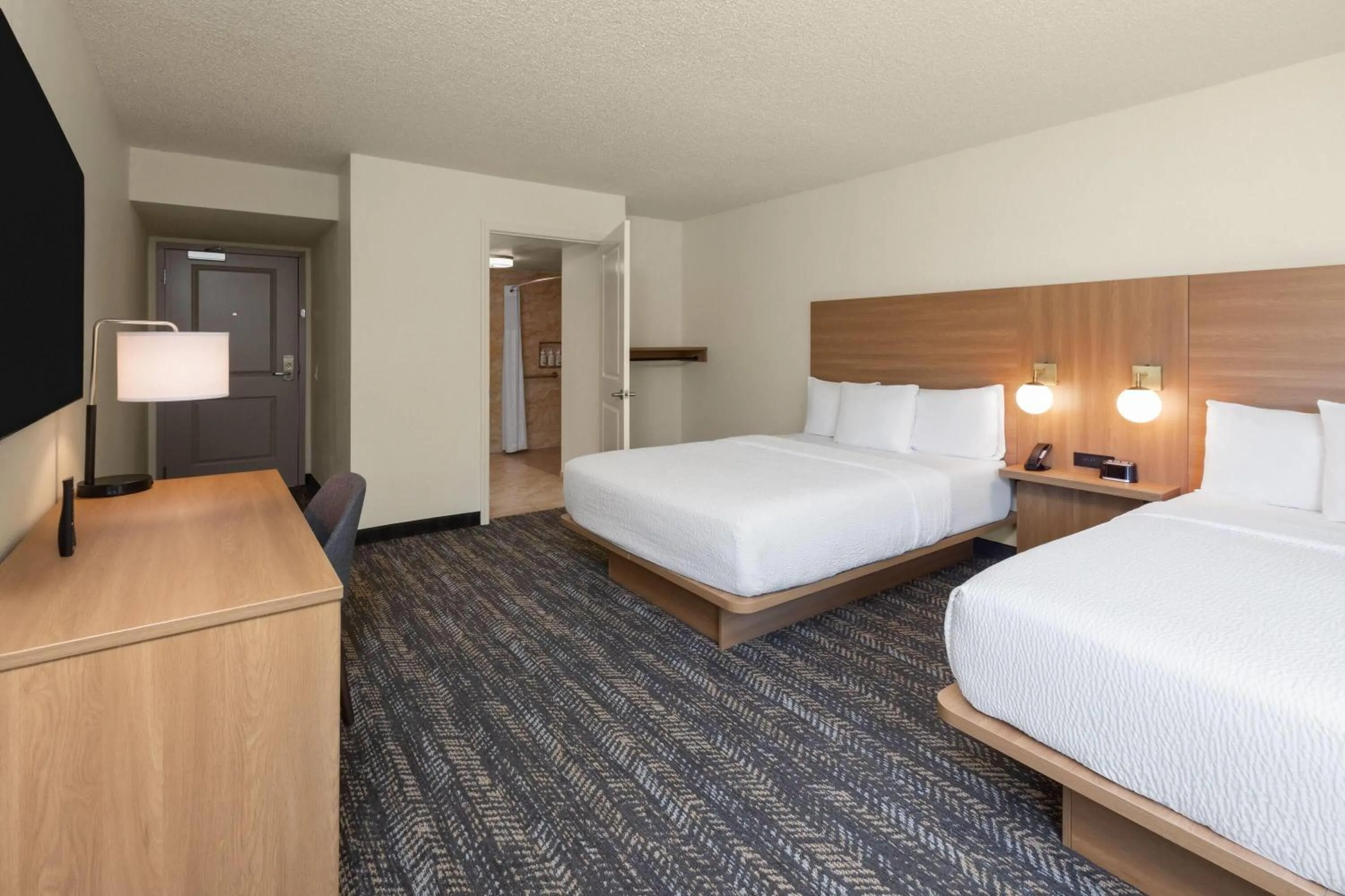 Photo of the whole room, Bed in Ramada by Wyndham Merced