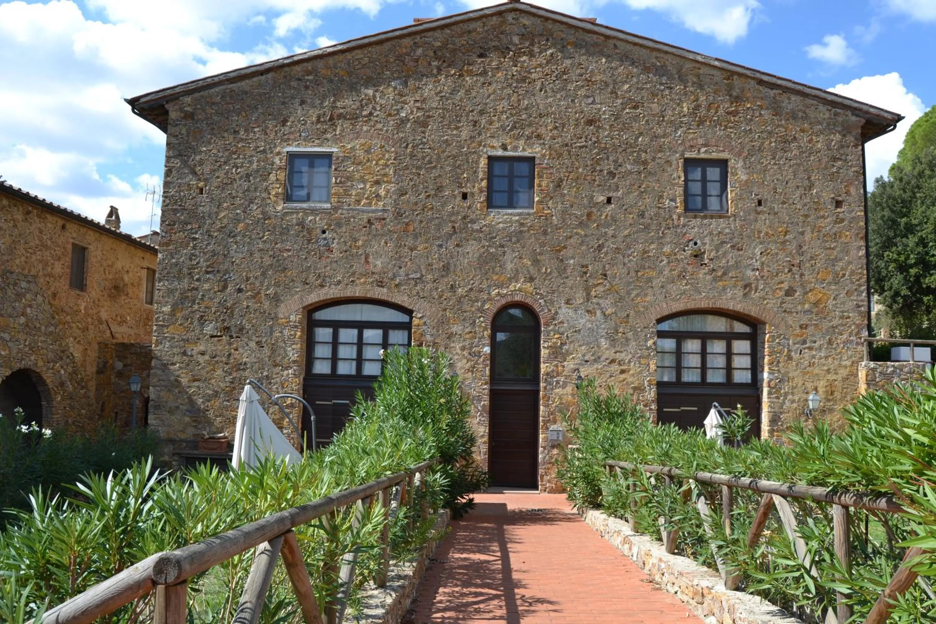 Facade/entrance in Antico Borgo Casalappi