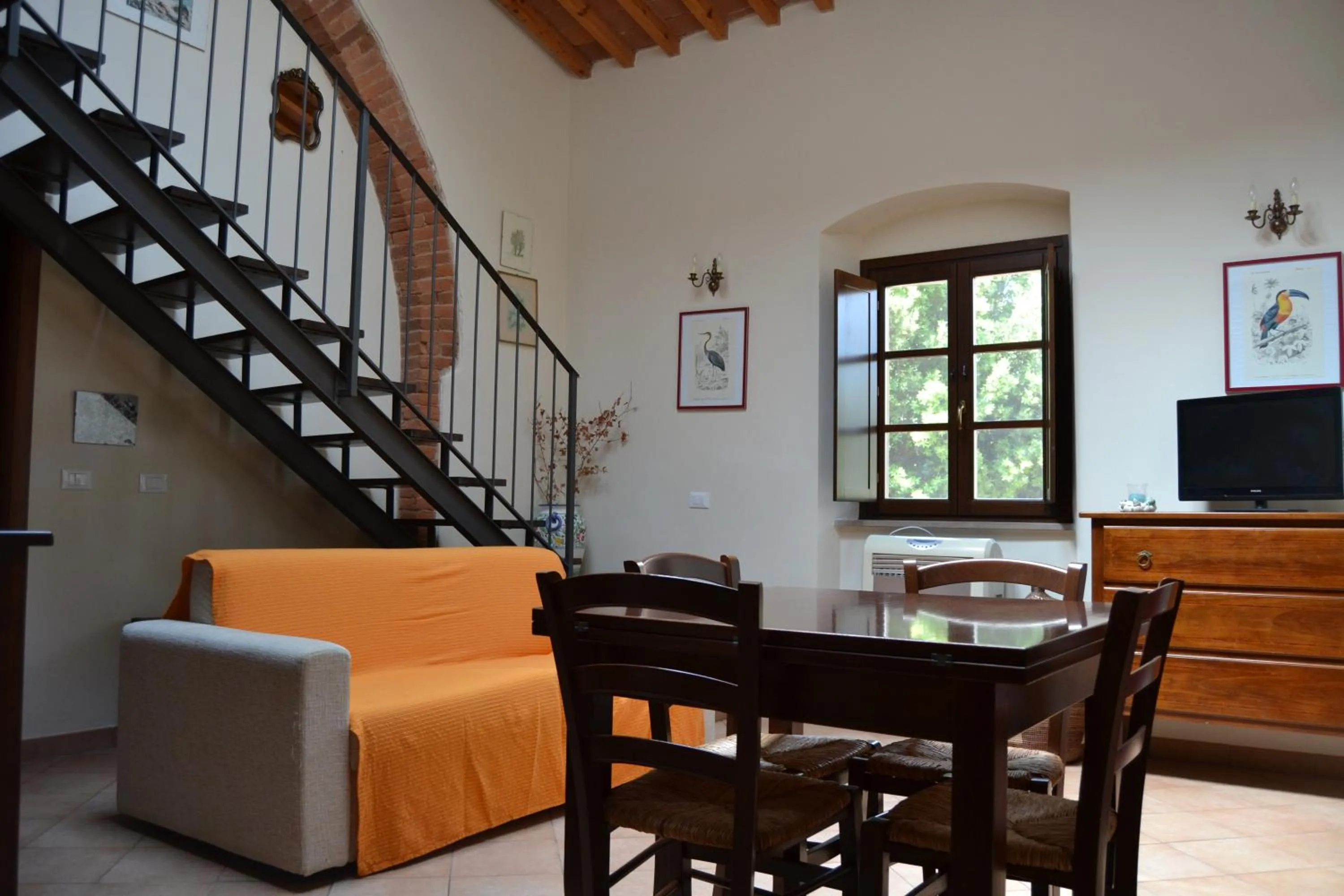 Dining area in Antico Borgo Casalappi