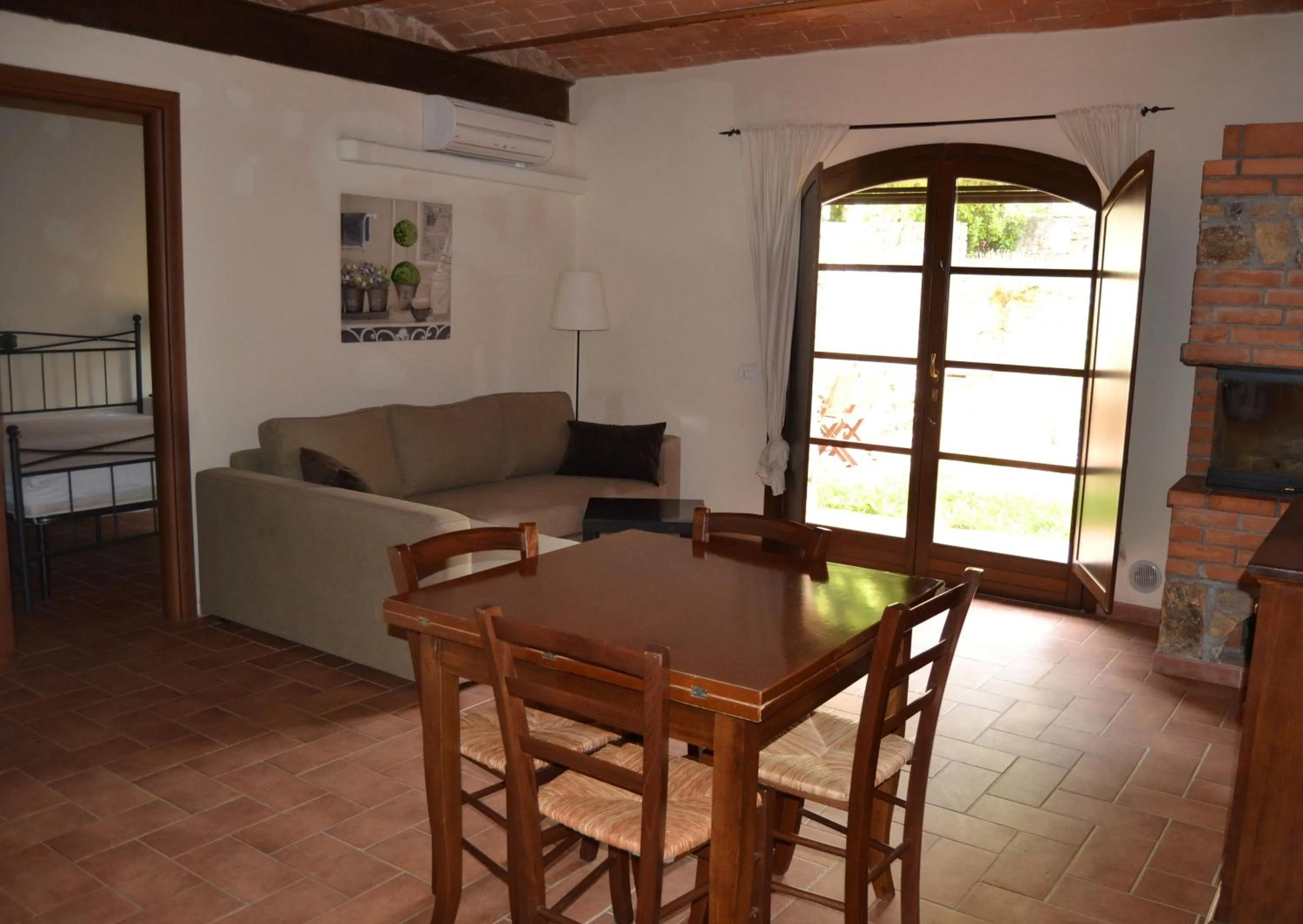 Dining area in Antico Borgo Casalappi