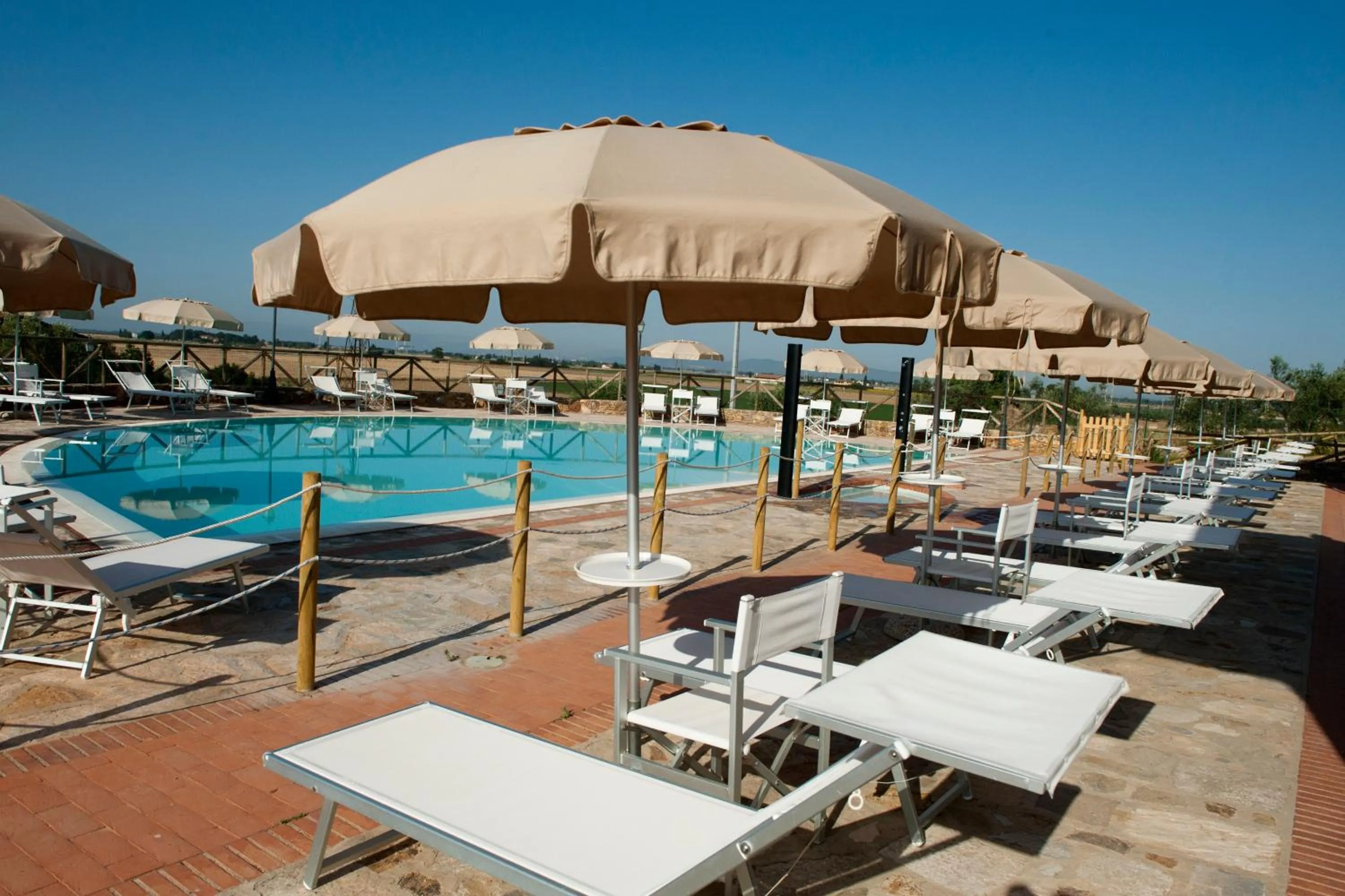Swimming pool in Antico Borgo Casalappi