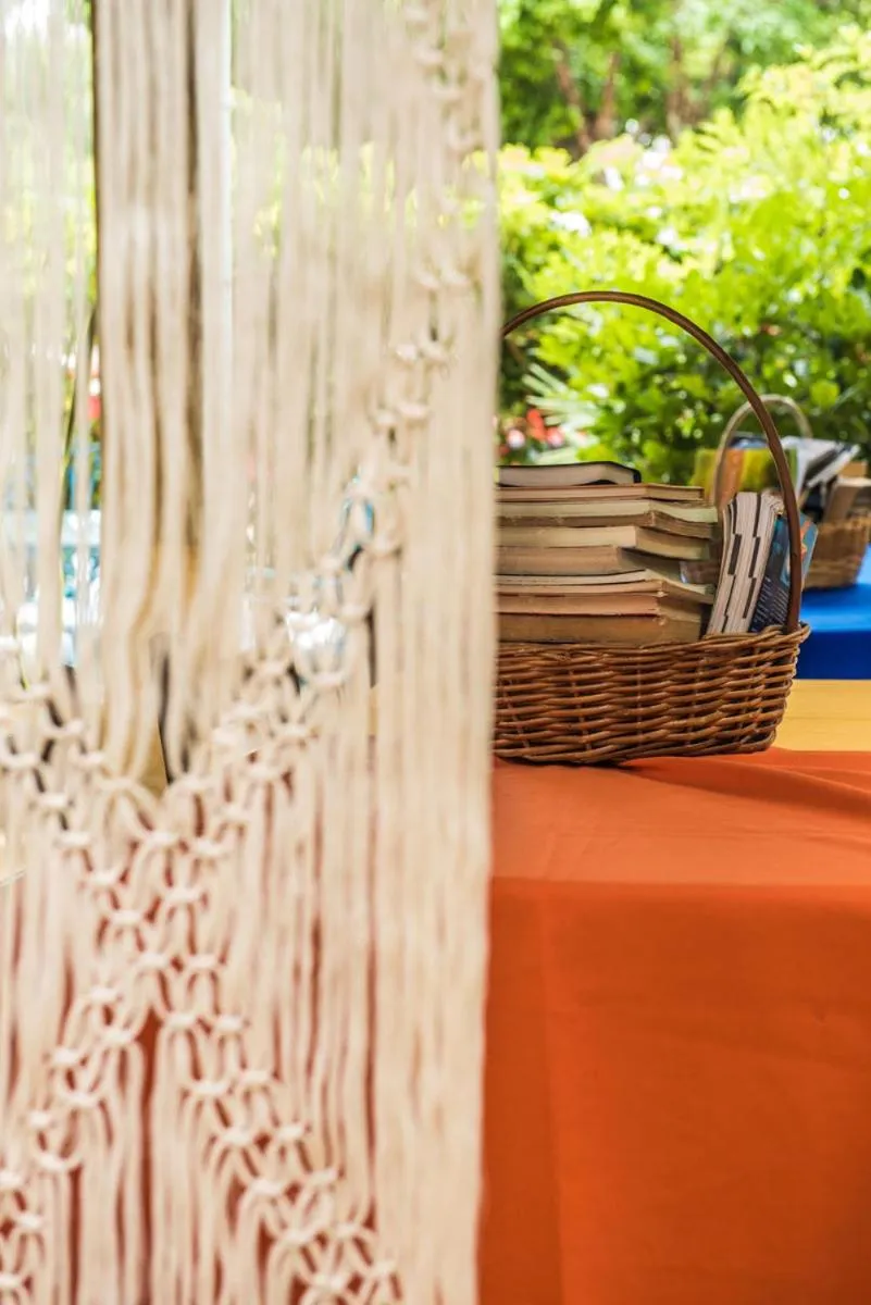 Communal lounge/ TV room in Pousada Liras da Poesia