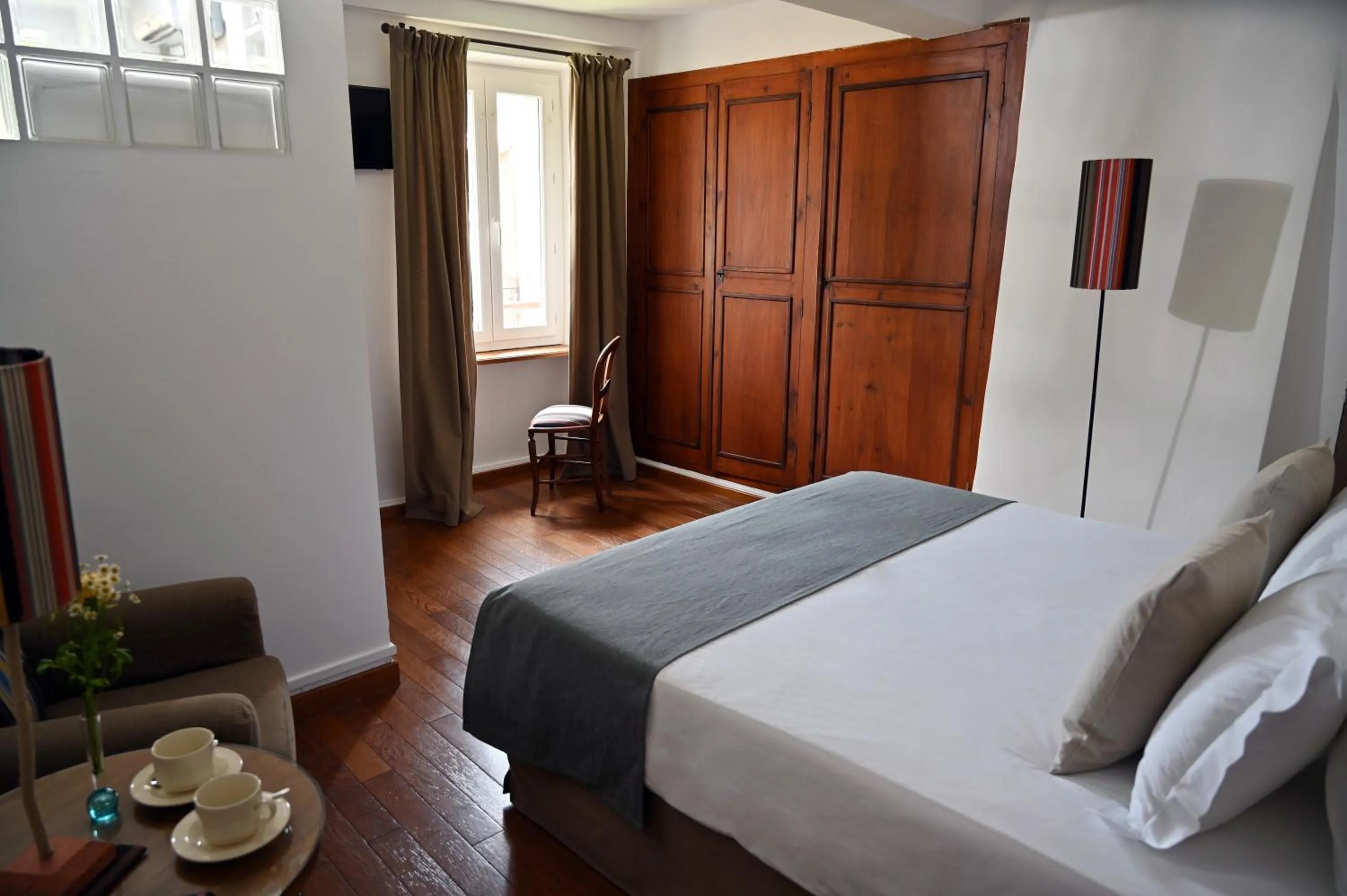 Photo of the whole room, Bed in L'Hostalet