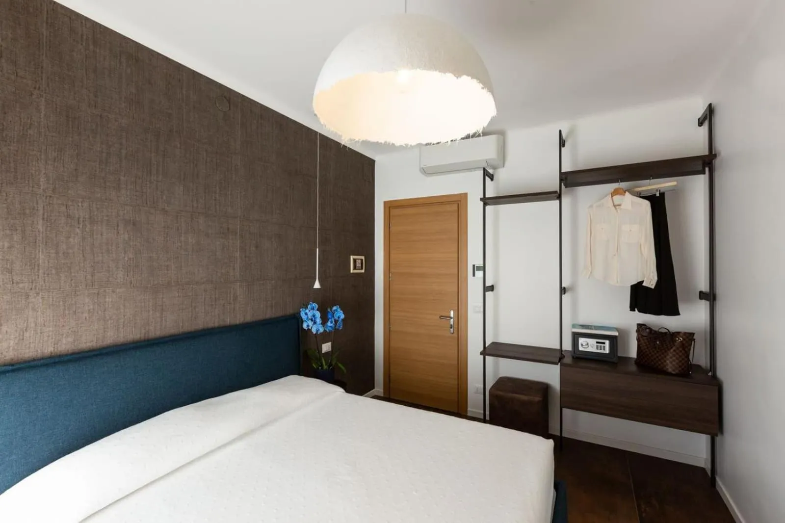 Bed in Sunset Room&Breakfast