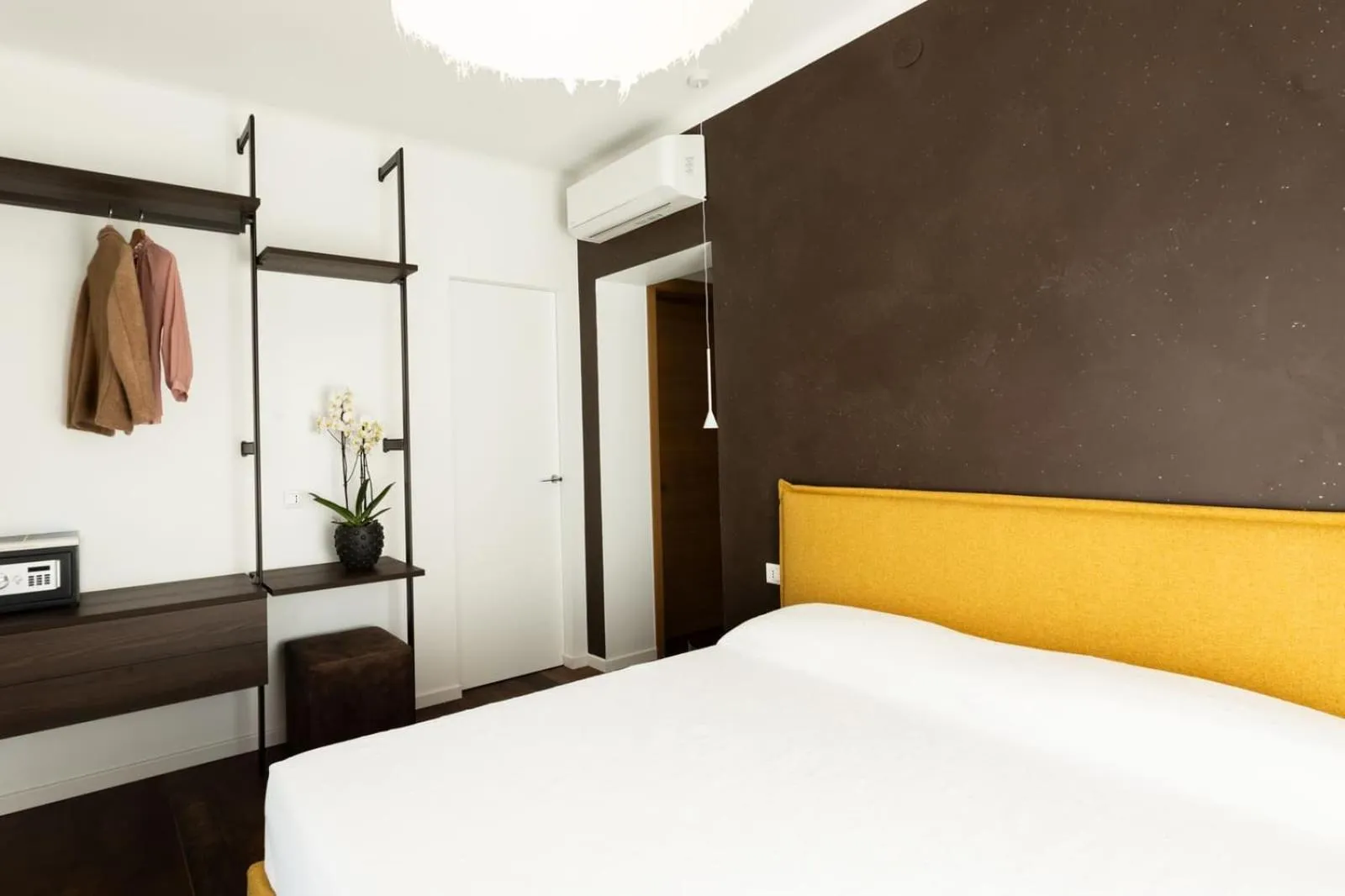 Bed in Sunset Room&Breakfast