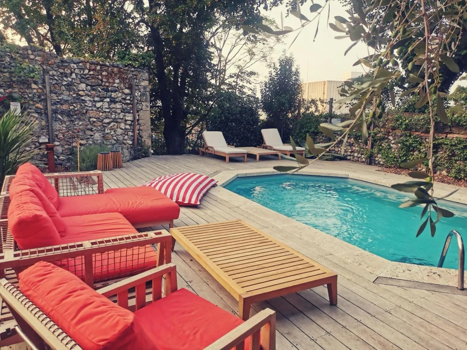 Patio in Maison de la Pra