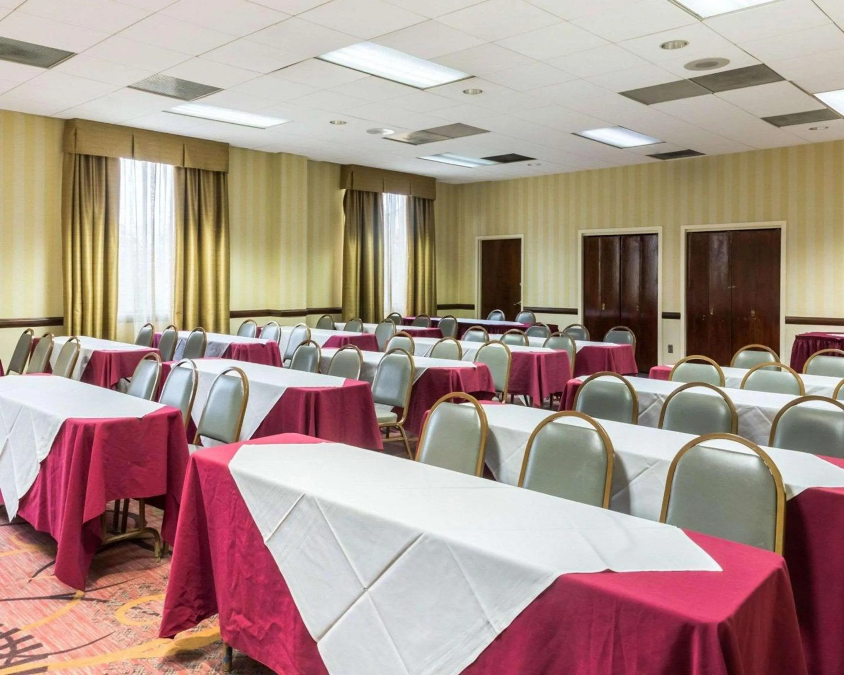 Meeting/conference room in Clarion Hotel Somerset - New Brunswick