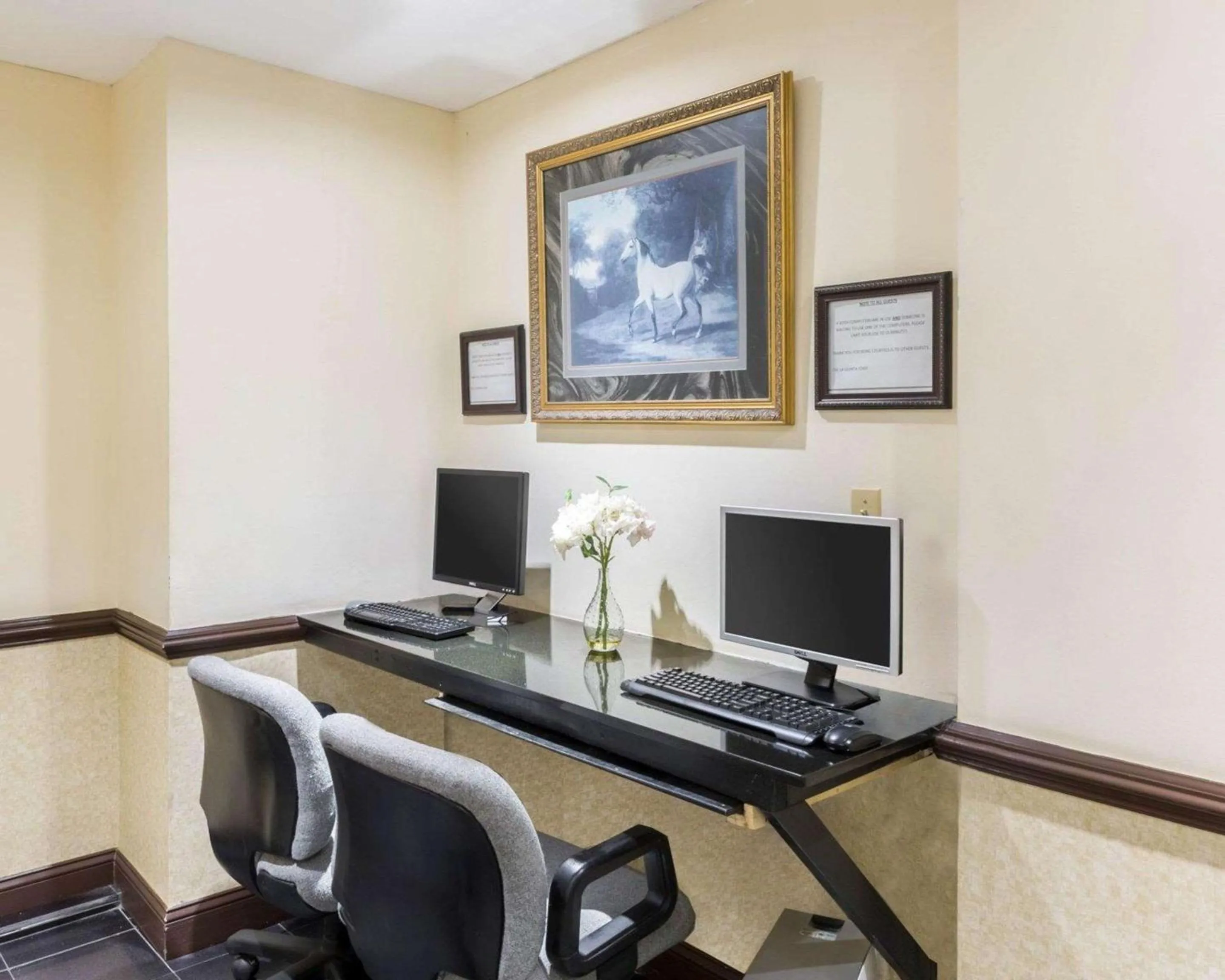 Business facilities in Clarion Hotel Somerset - New Brunswick