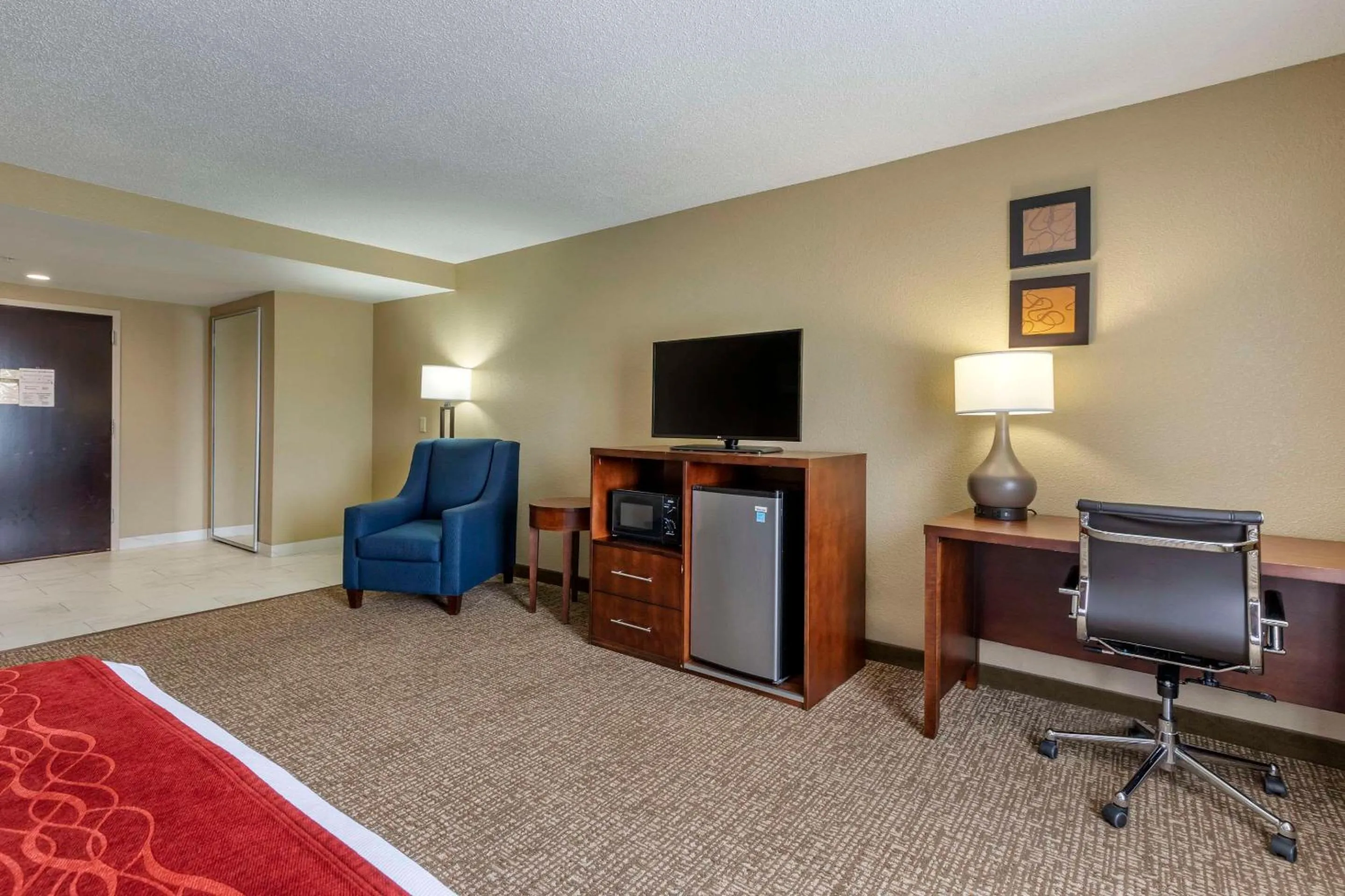 Bedroom, Bed in Comfort Inn & Suites Mocksville I-40