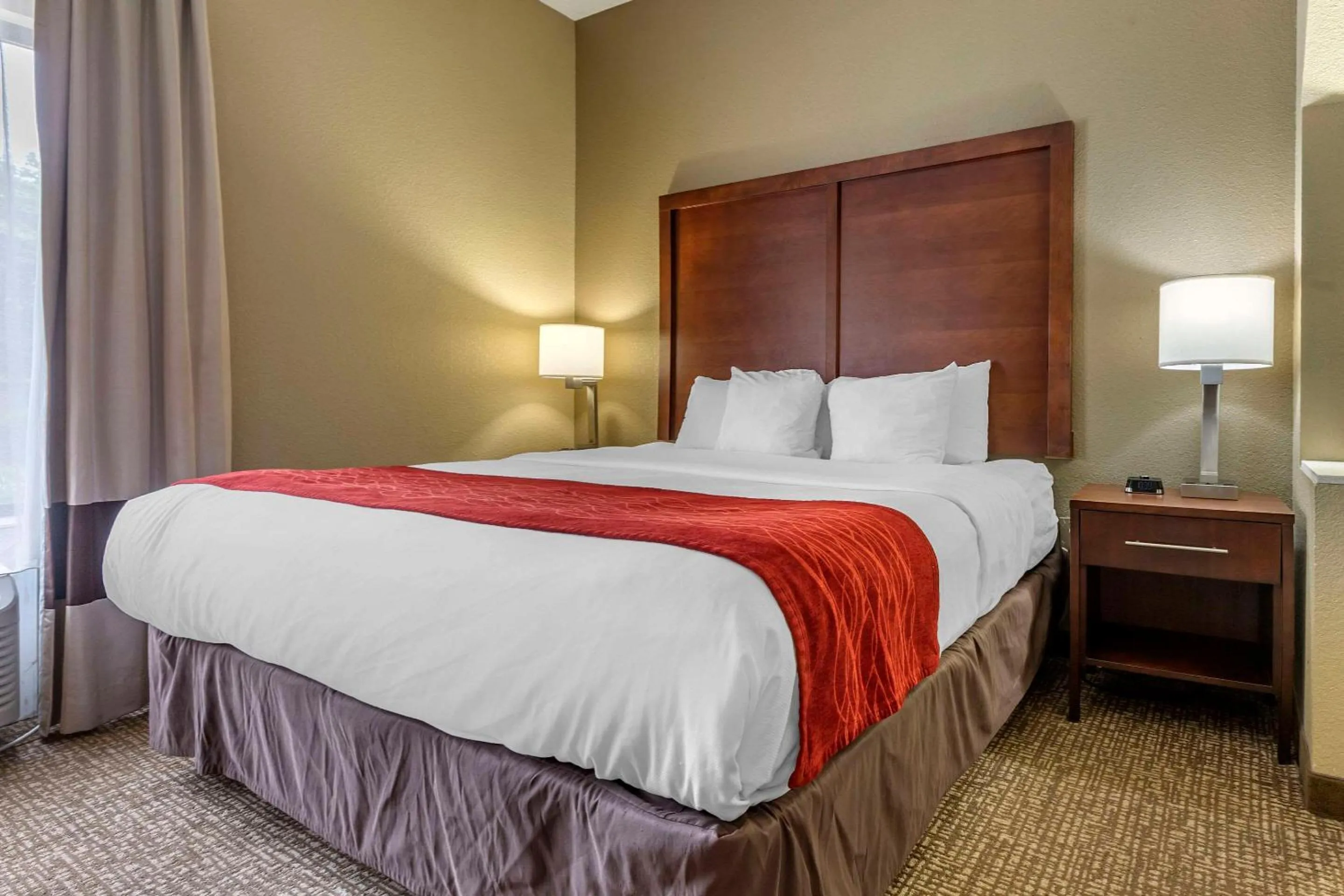 Bedroom, Bed in Comfort Inn & Suites Mocksville I-40