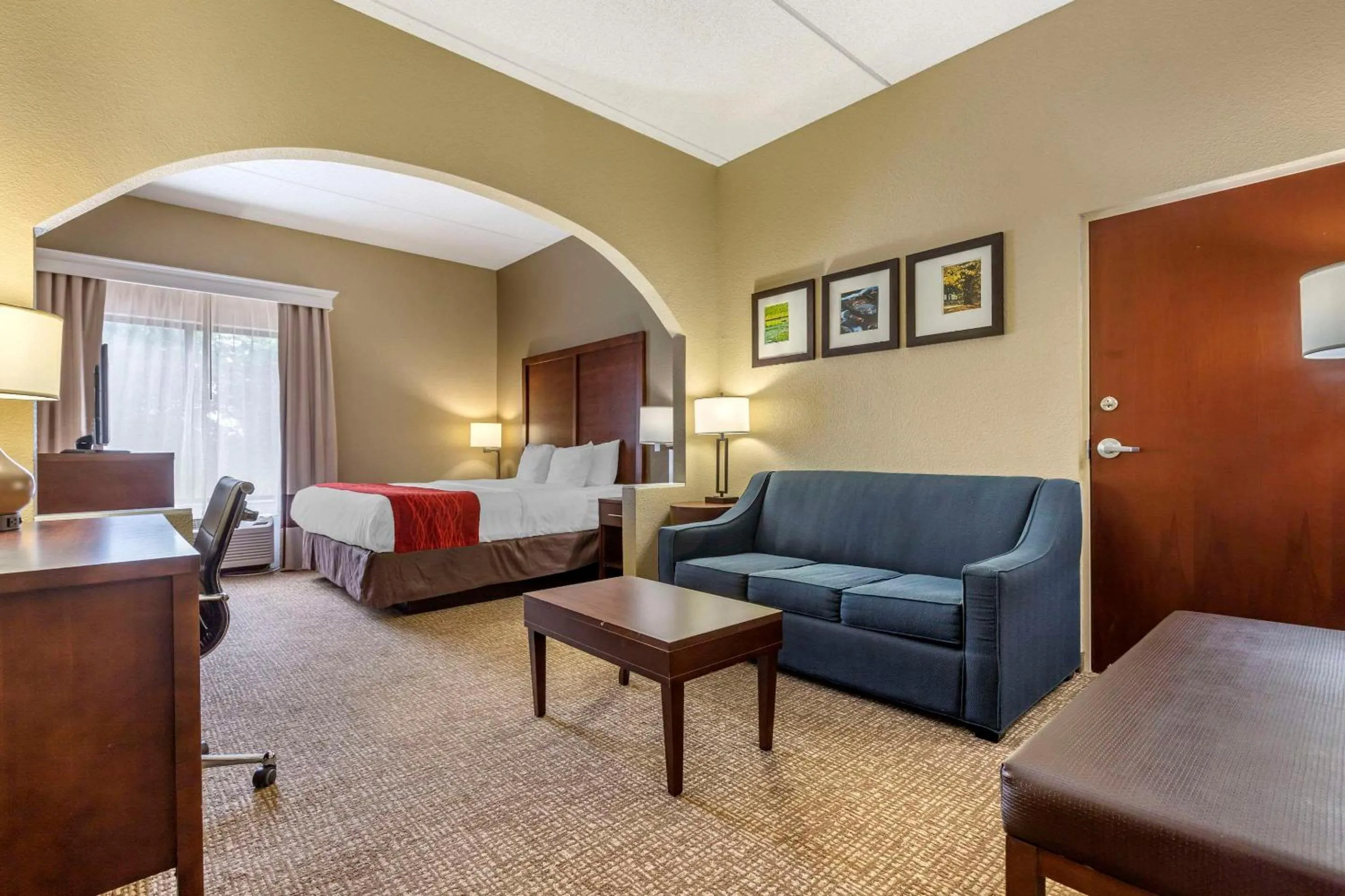 Bedroom, Bed in Comfort Inn & Suites Mocksville I-40