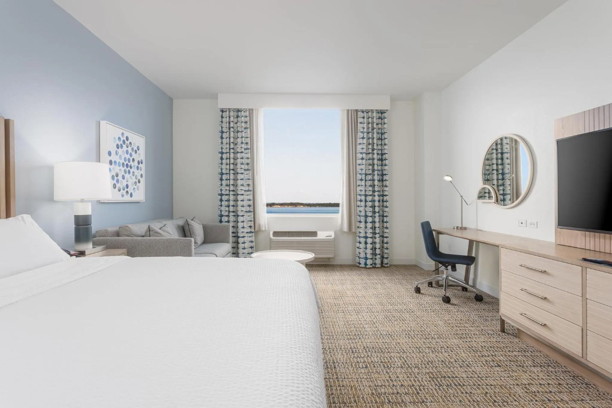 Photo of the whole room, Bed in Holiday Inn Resort Pensacola Beach Gulf Front by IHG