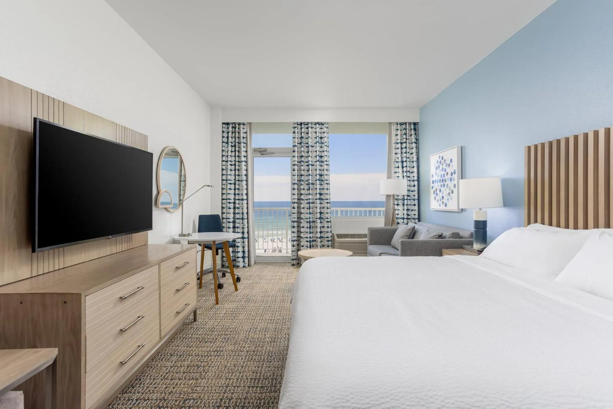 Photo of the whole room, Bed in Holiday Inn Resort Pensacola Beach Gulf Front by IHG
