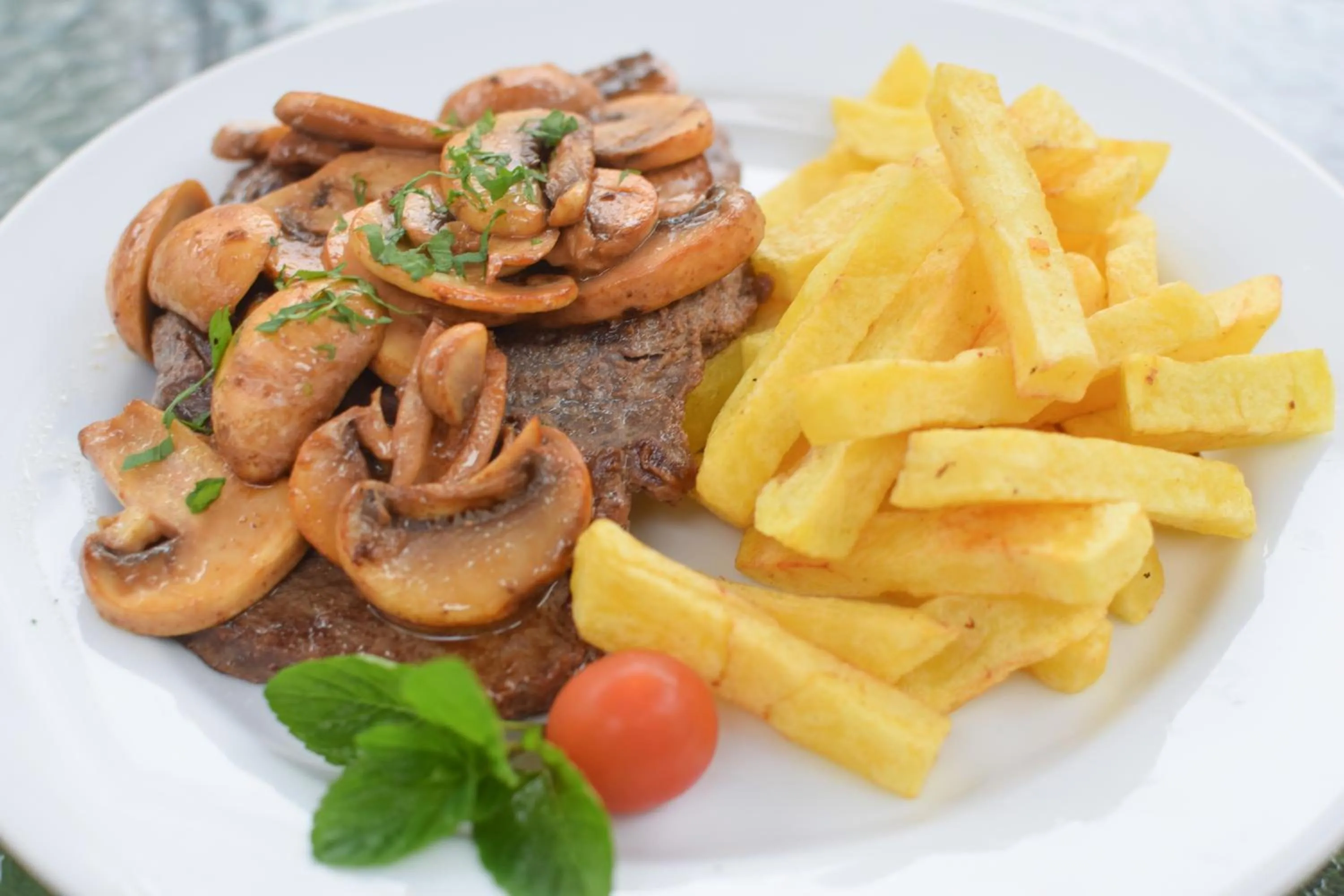 Restaurant/places to eat in Hotel Señorial