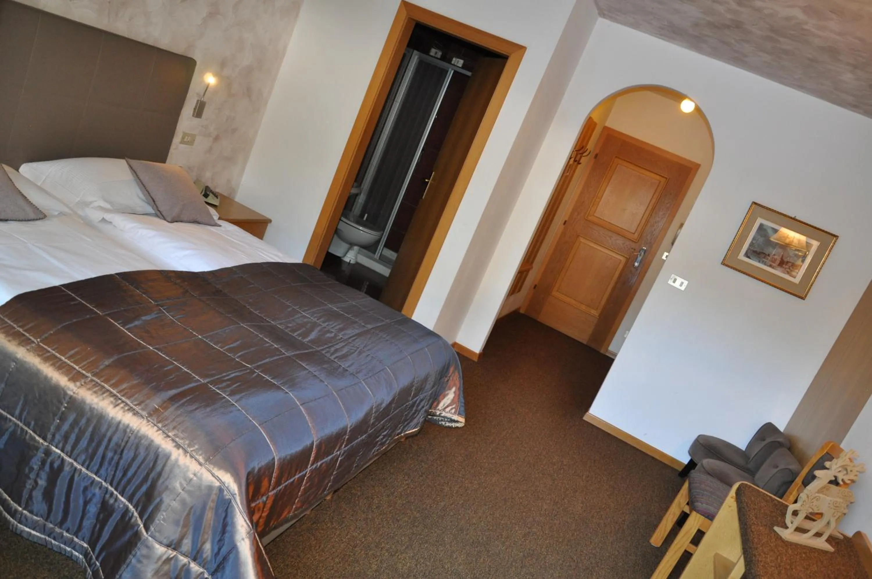 Photo of the whole room, Bed in Residence Anda